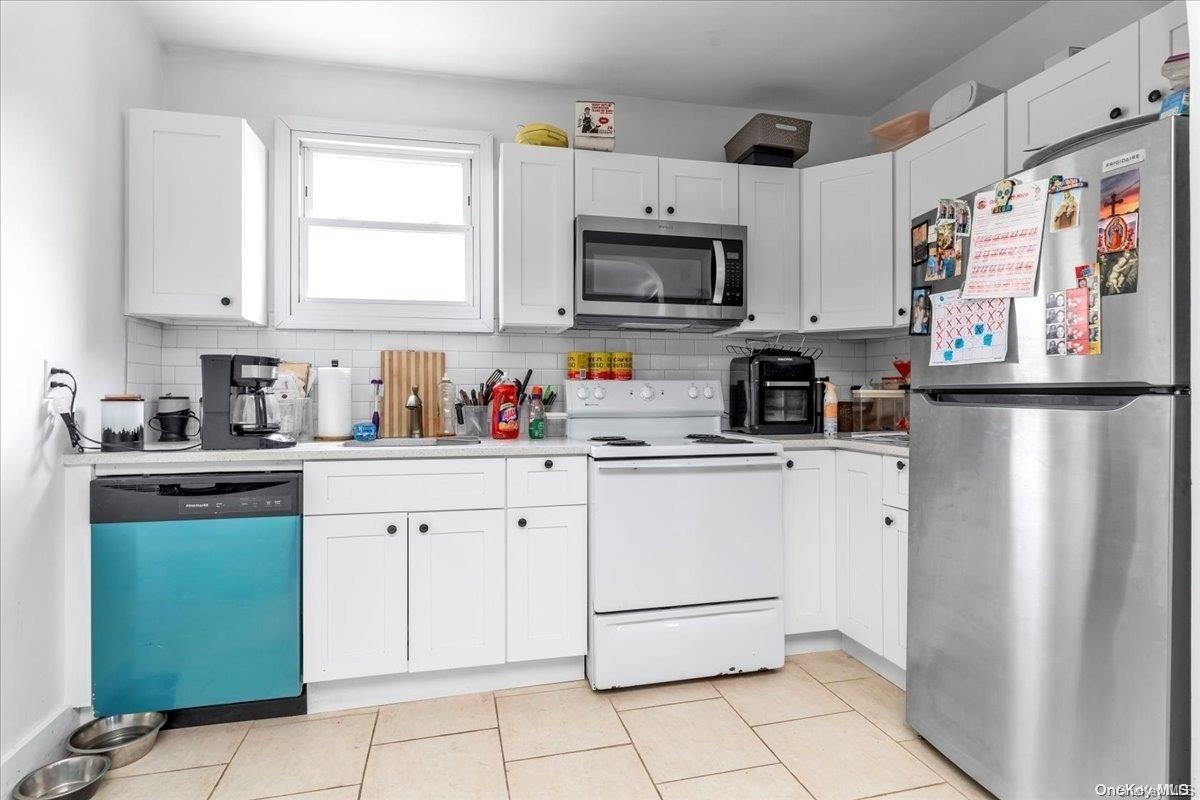 Single Family 15th  Queens, NY 11356, MLS-L3570107-12