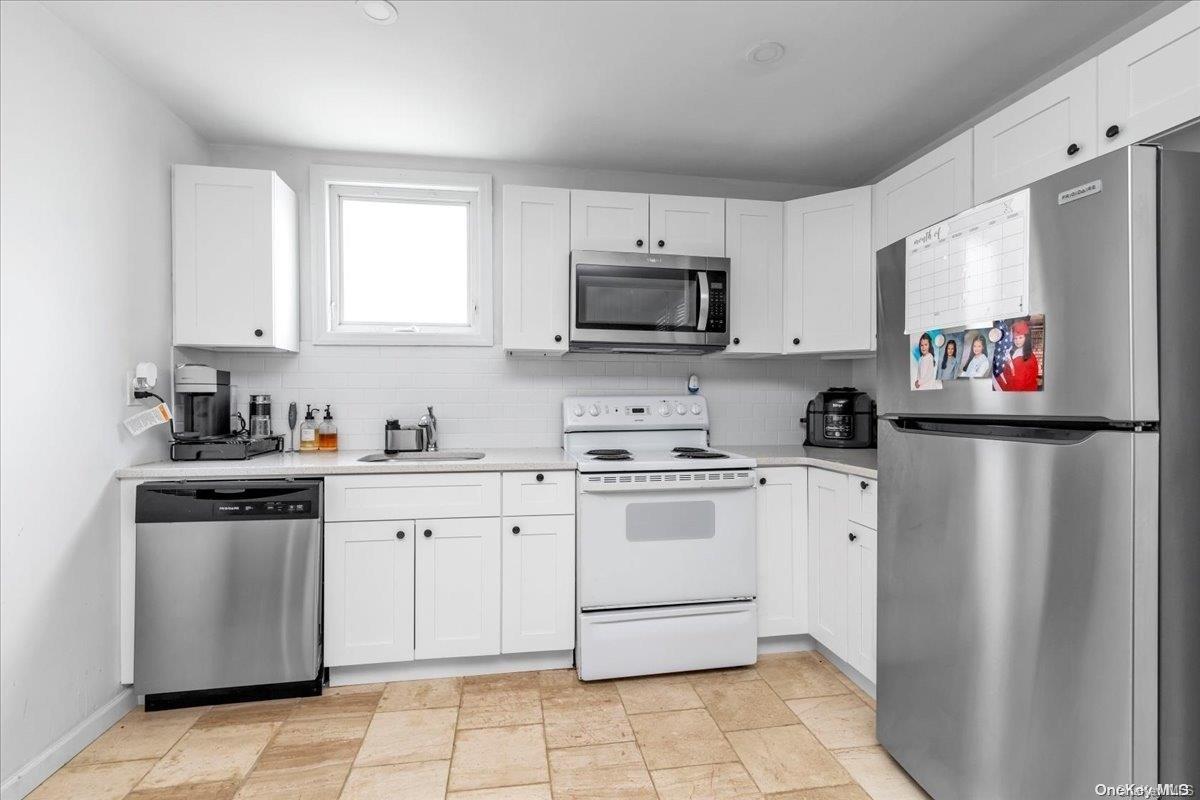 Single Family 15th  Queens, NY 11356, MLS-L3570107-6