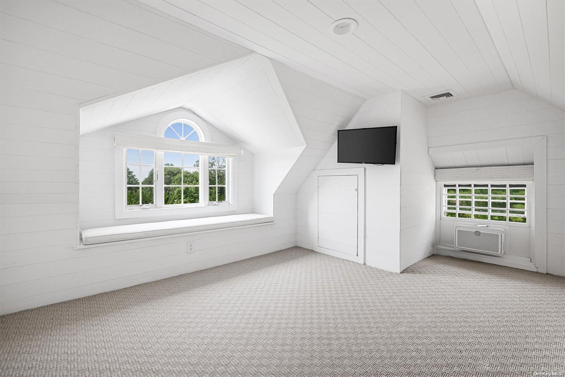 Single Family Beach  Suffolk County, NY 11978, MLS-L3570157-27