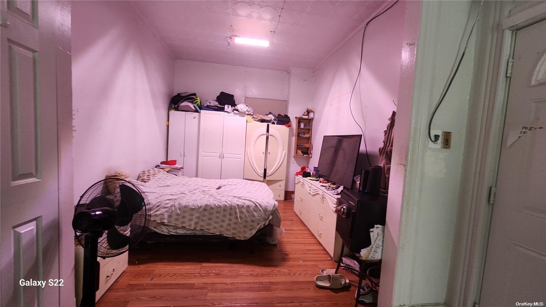 Single Family Greenpoint  Queens, NY 11101, MLS-L3570364-2