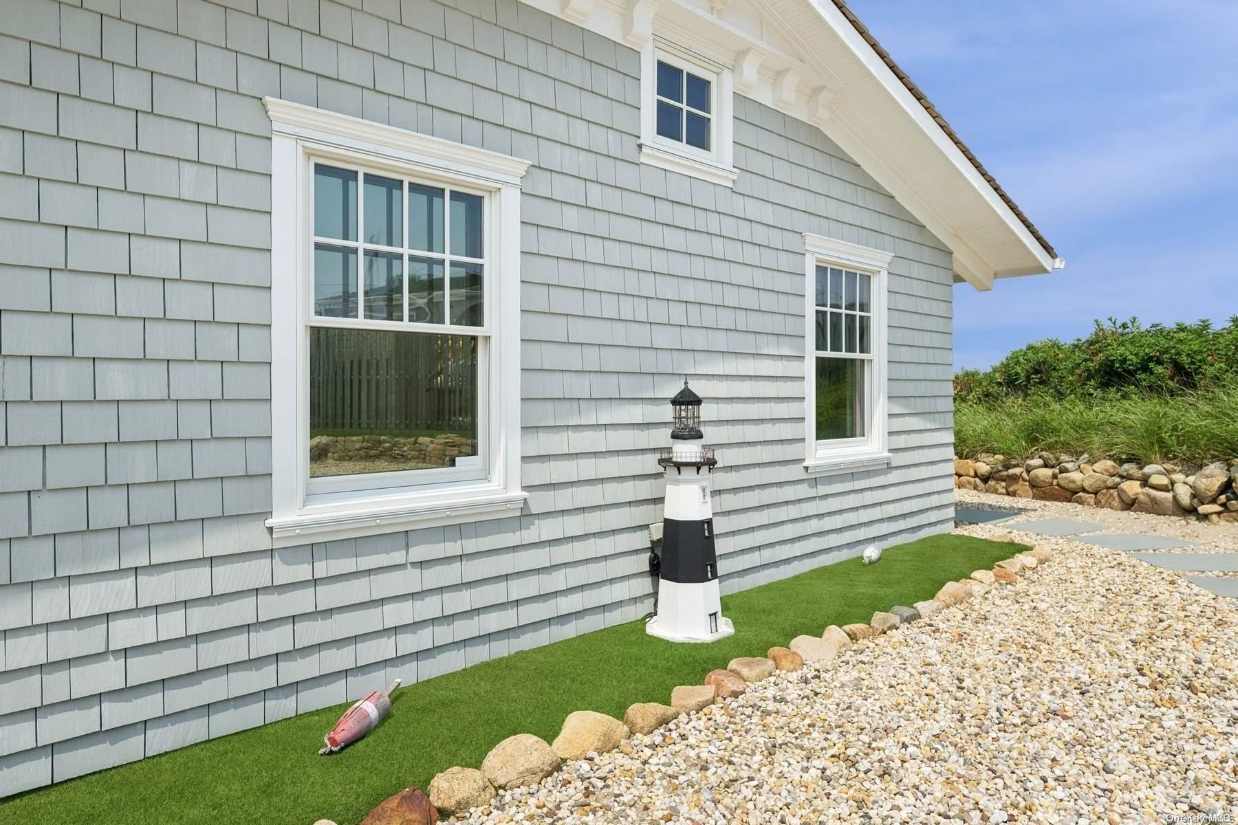 Single Family Soundview  Suffolk County, NY 11954, MLS-L3570443-23