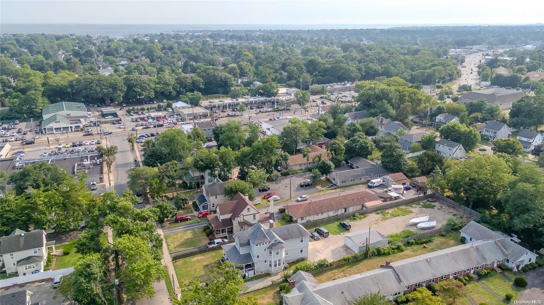 Single Family Park  Suffolk County, NY 11701, MLS-L3570613-10