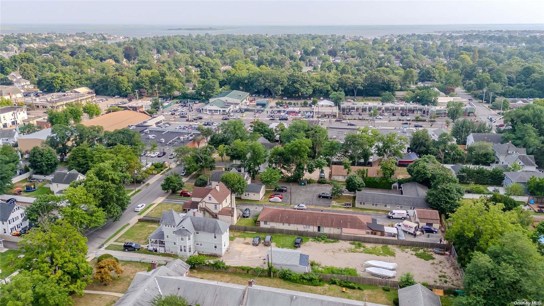 Single Family Park  Suffolk County, NY 11701, MLS-L3570613-12