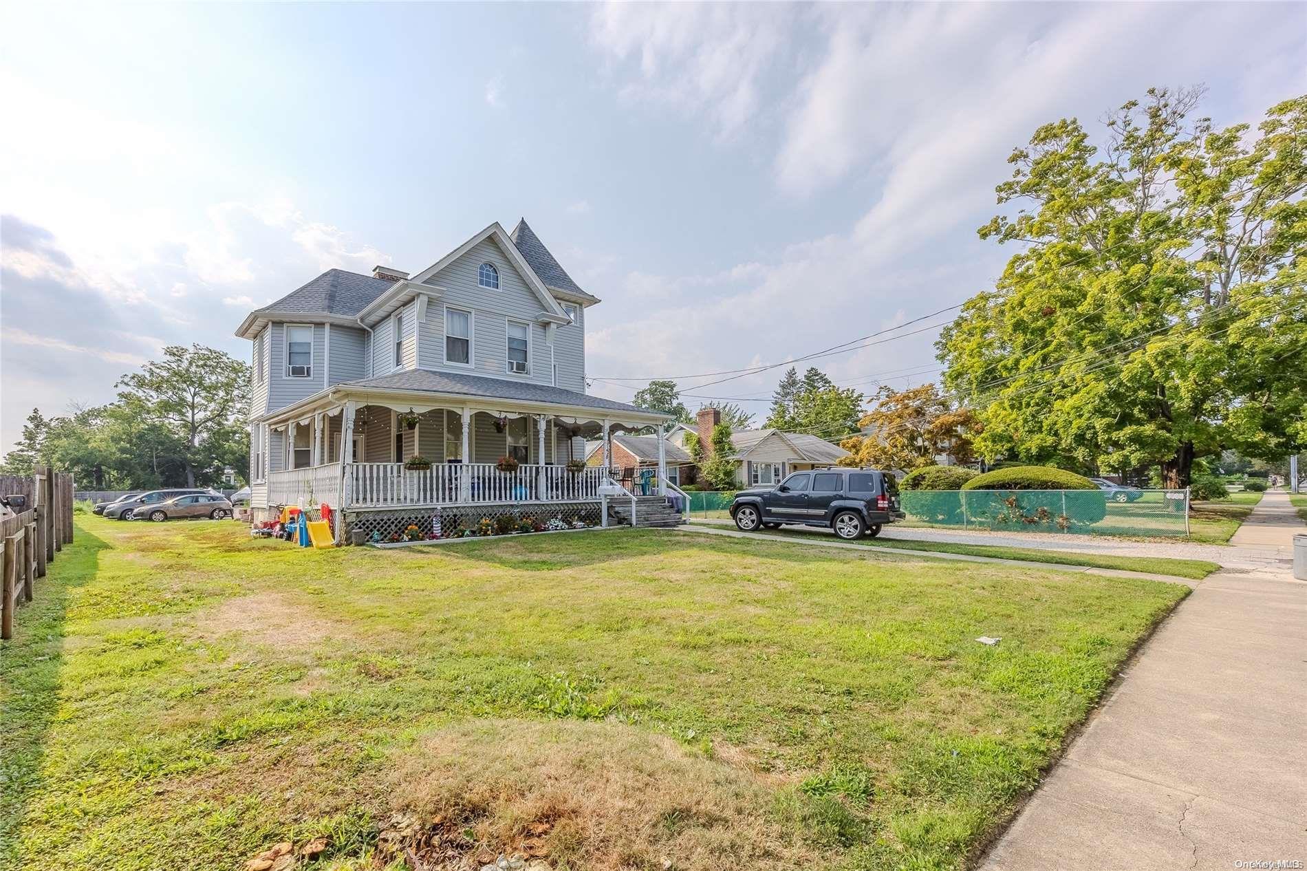Single Family Park  Suffolk County, NY 11701, MLS-L3570613-3
