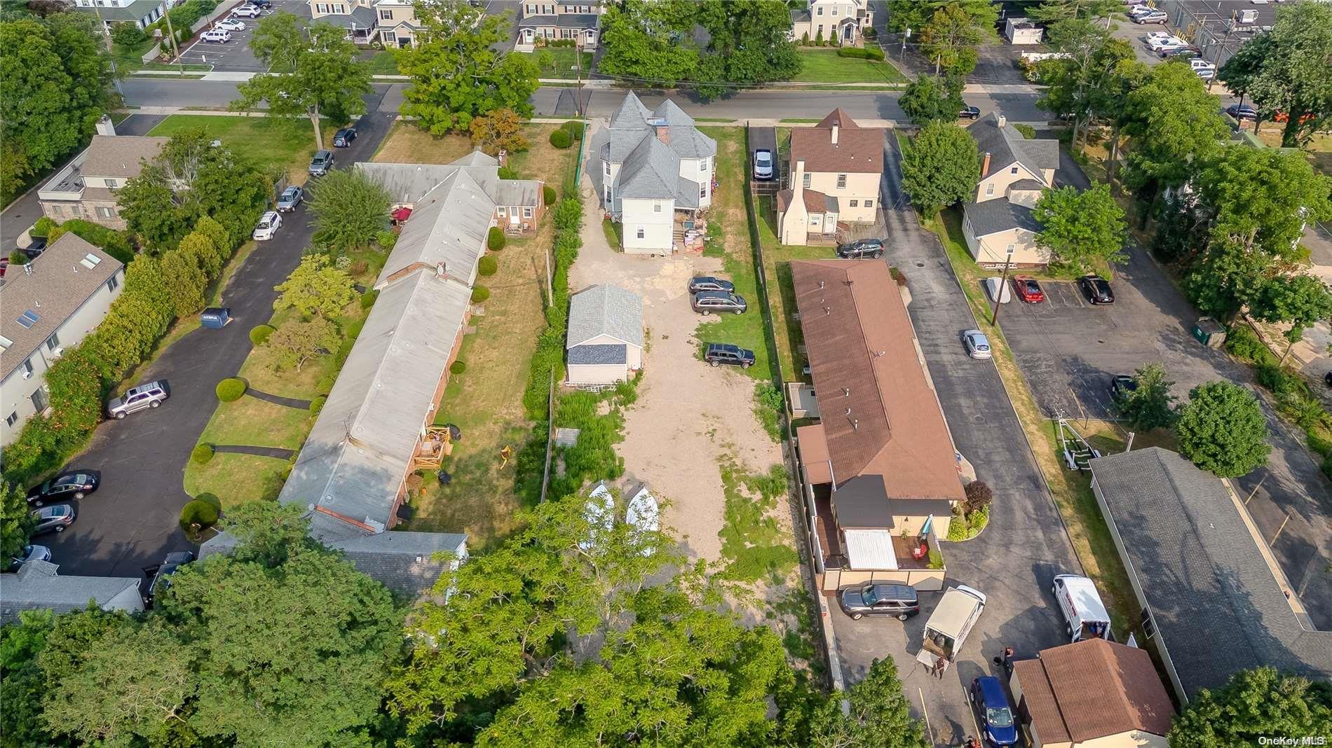 Single Family Park  Suffolk County, NY 11701, MLS-L3570613-5