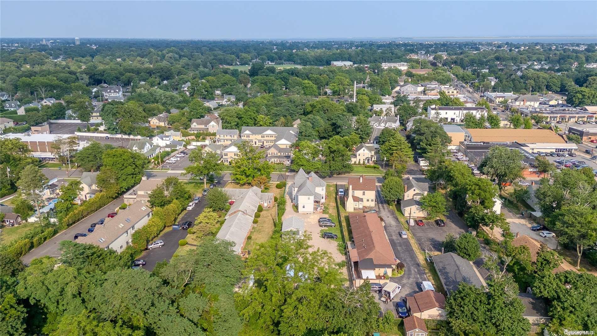 Single Family Park  Suffolk County, NY 11701, MLS-L3570613-6