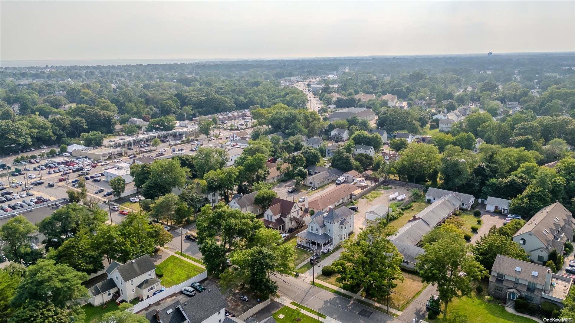 Single Family Park  Suffolk County, NY 11701, MLS-L3570613-9