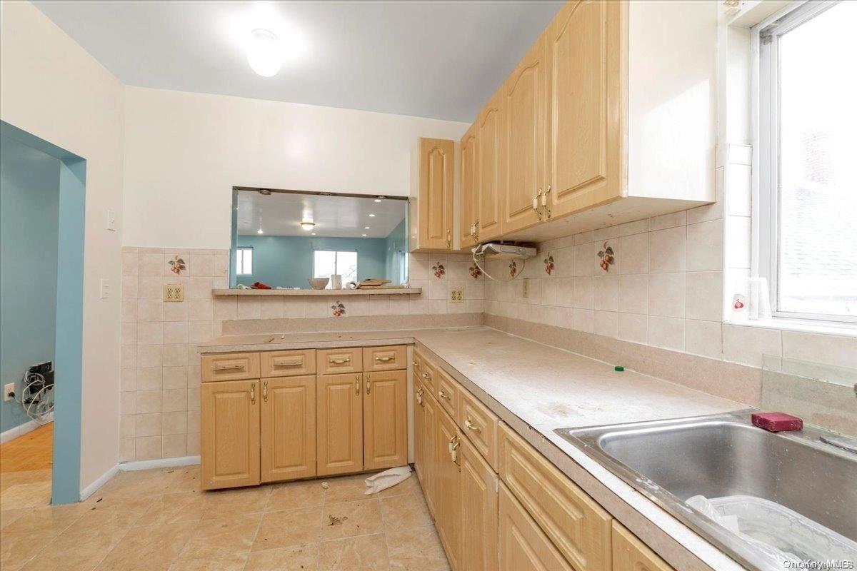 Single Family Farmers  Queens, NY 11434, MLS-L3570897-6