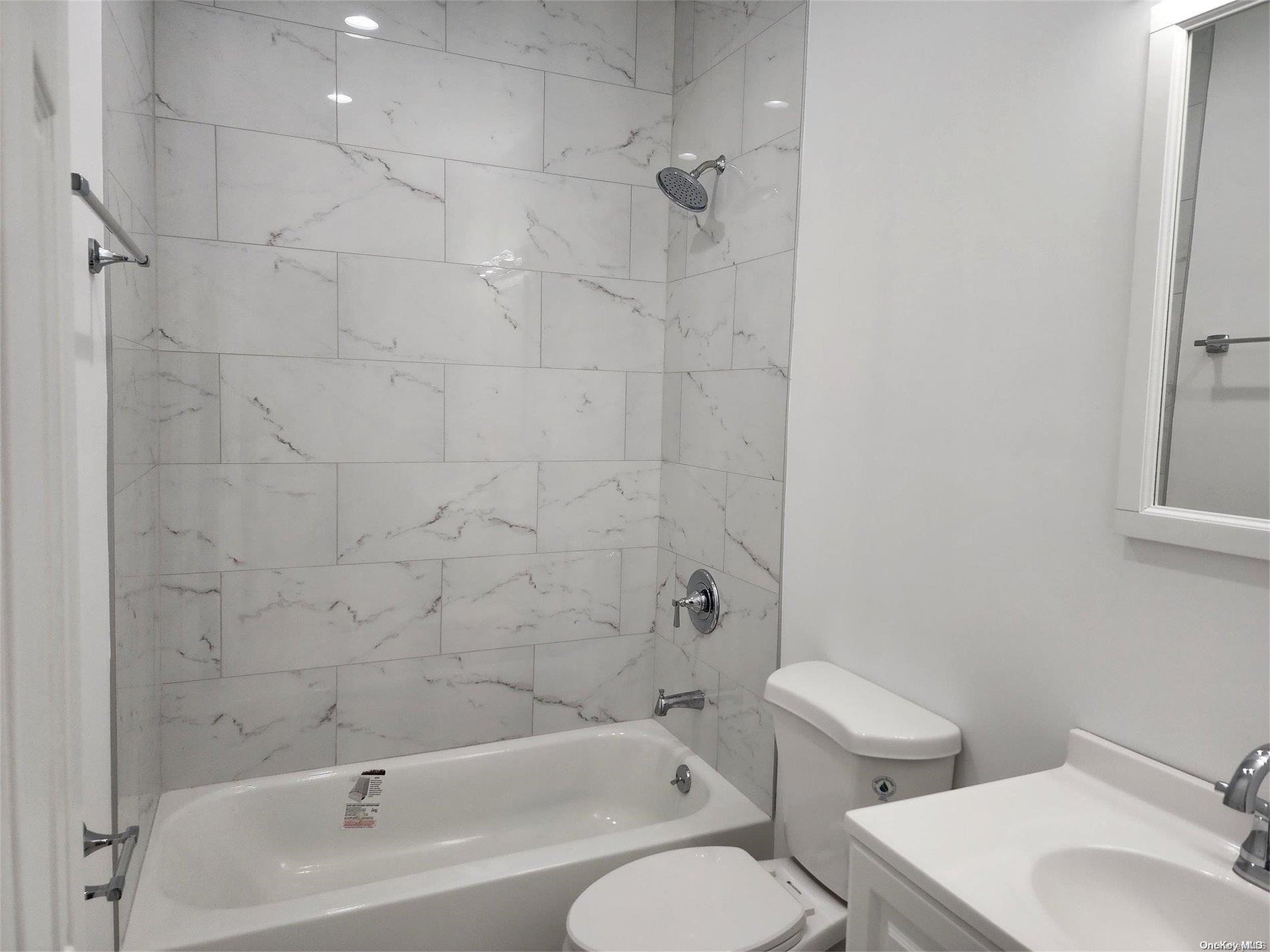 Single Family Harrison  Suffolk County, NY 11706, MLS-L3570901-17