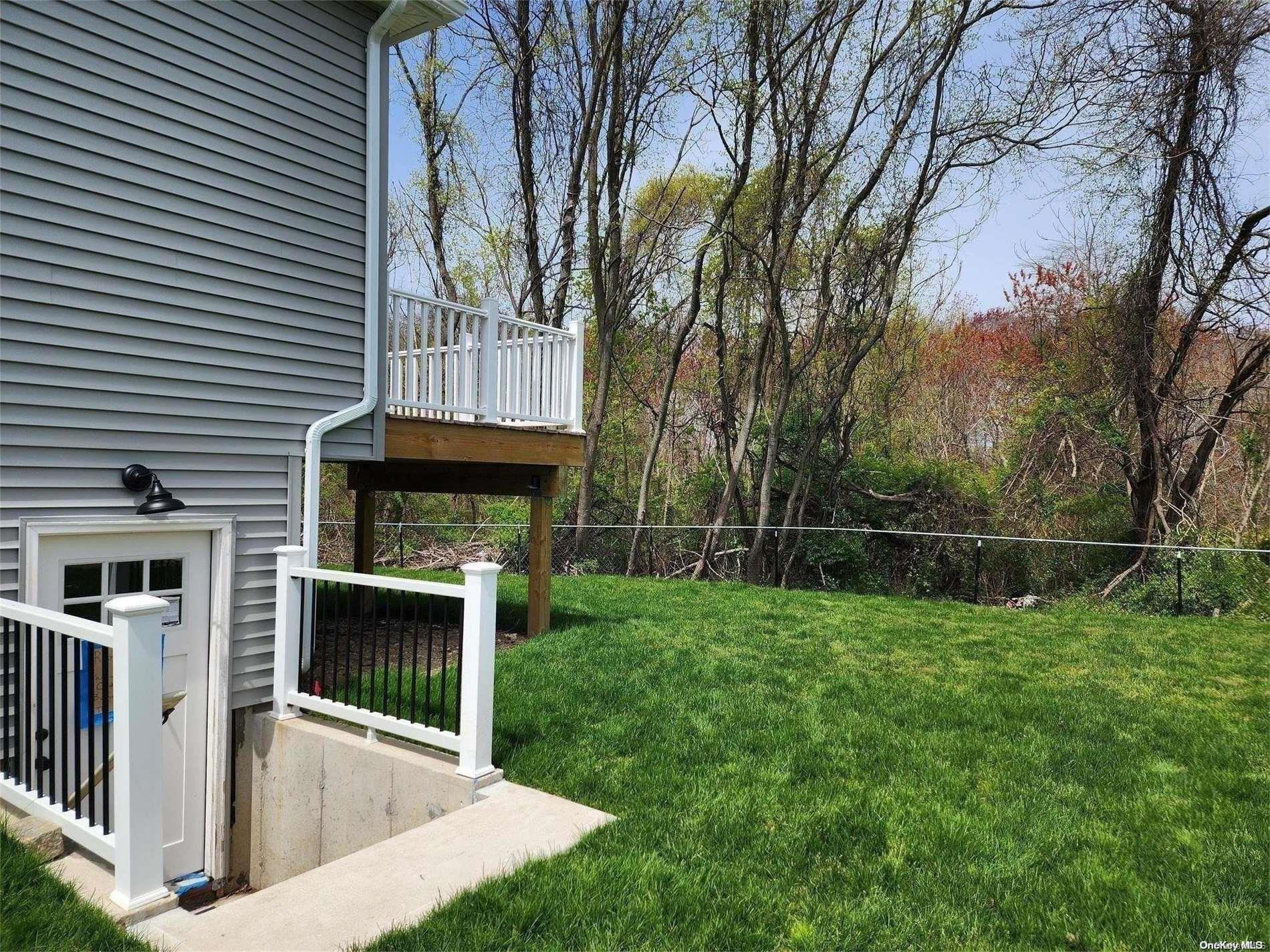 Single Family Harrison  Suffolk County, NY 11706, MLS-L3570901-25
