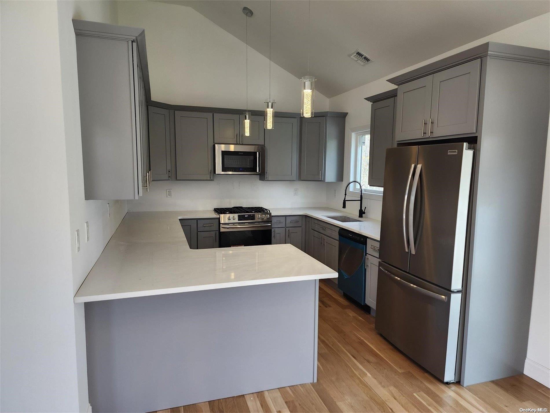 Single Family Harrison  Suffolk County, NY 11706, MLS-L3570901-6