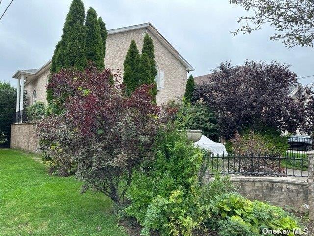 Single Family Powells Cove  Queens, NY 11357, MLS-L3571422-5