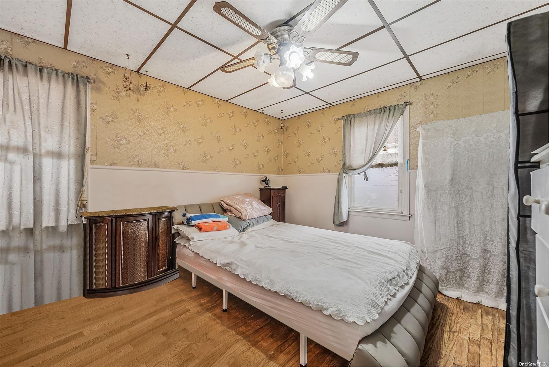 Single Family Ridgewood  Nassau County, NY 11580, MLS-L3571450-18