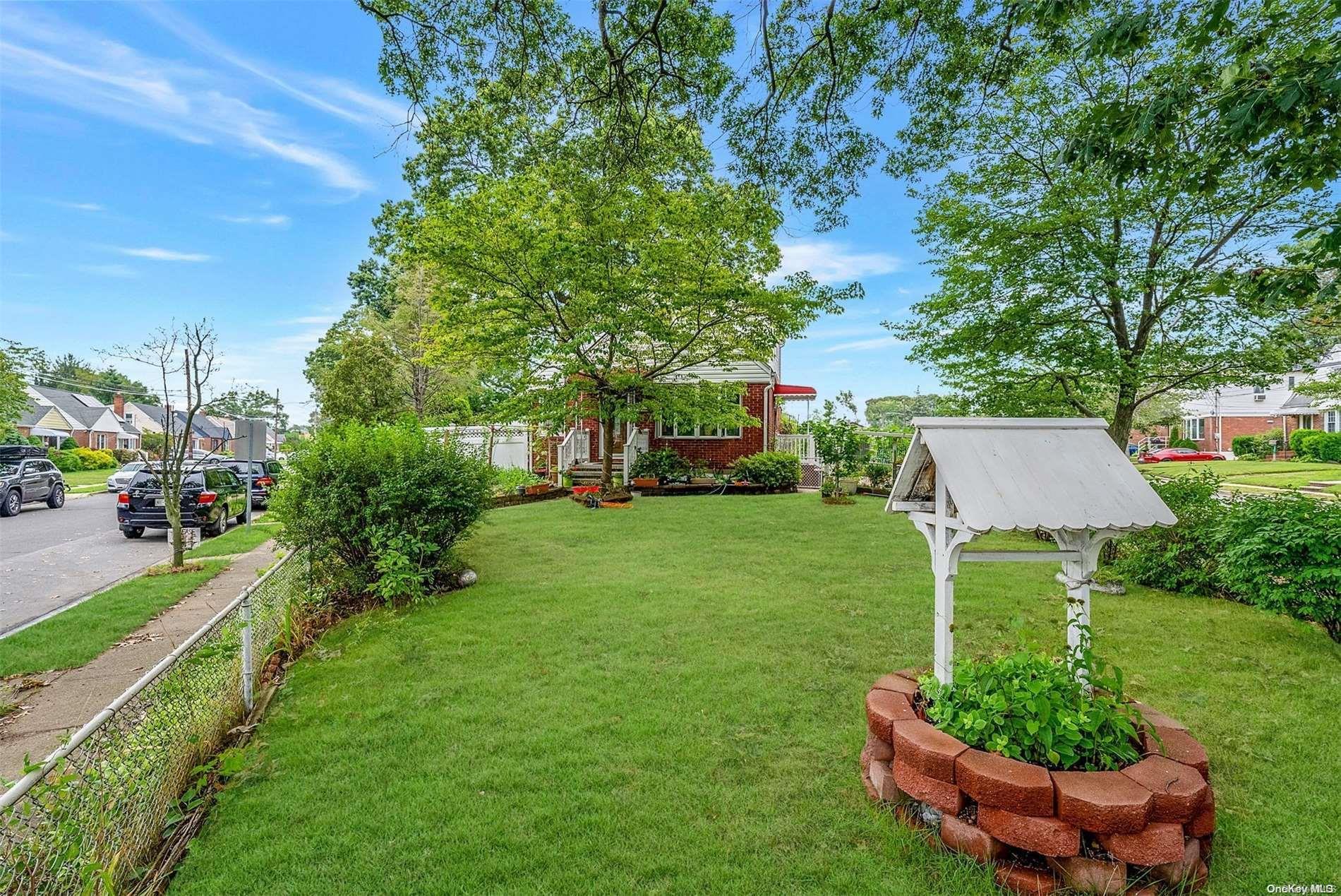 Single Family Ridgewood  Nassau County, NY 11580, MLS-L3571450-2