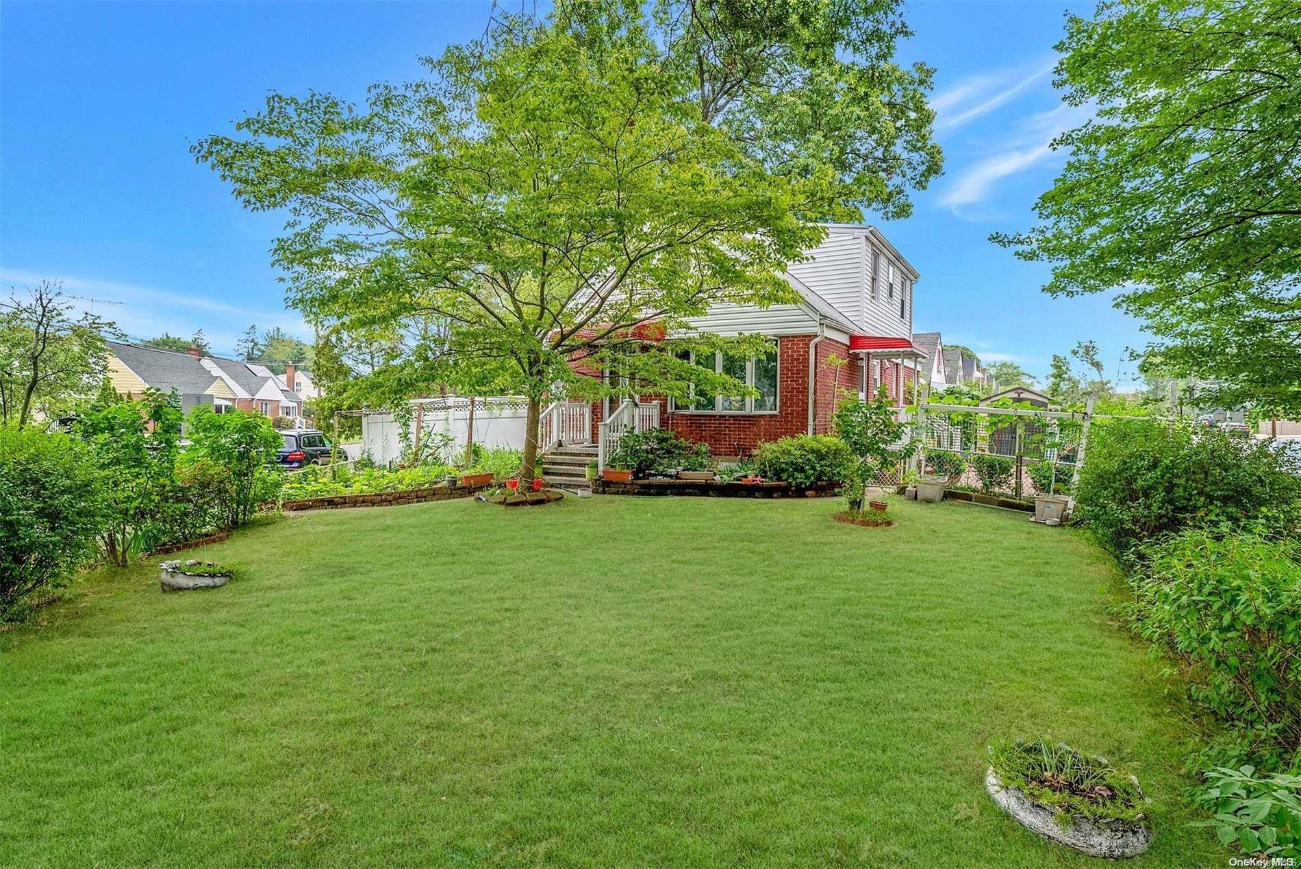 Single Family Ridgewood  Nassau County, NY 11580, MLS-L3571450-3