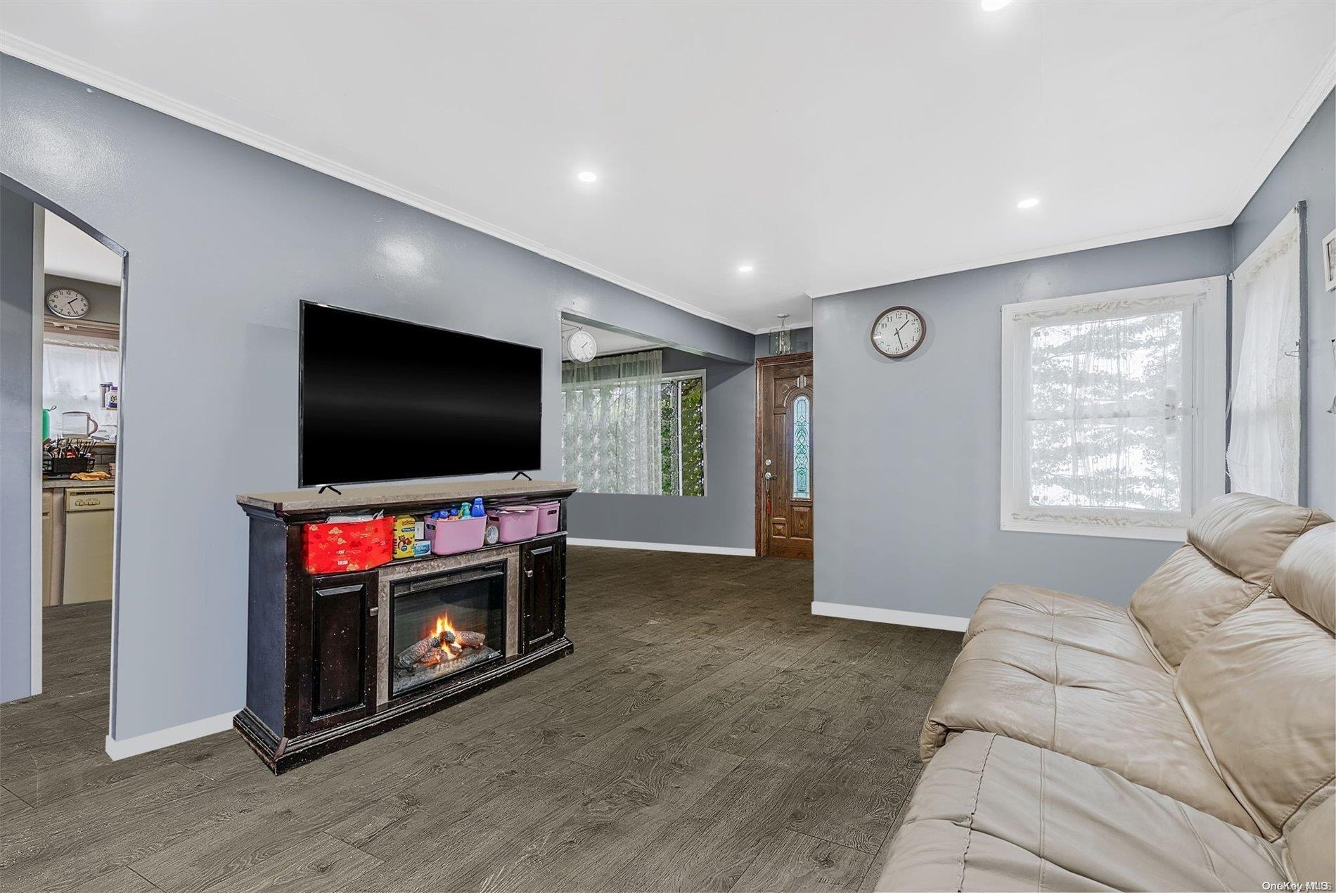 Single Family Ridgewood  Nassau County, NY 11580, MLS-L3571450-6