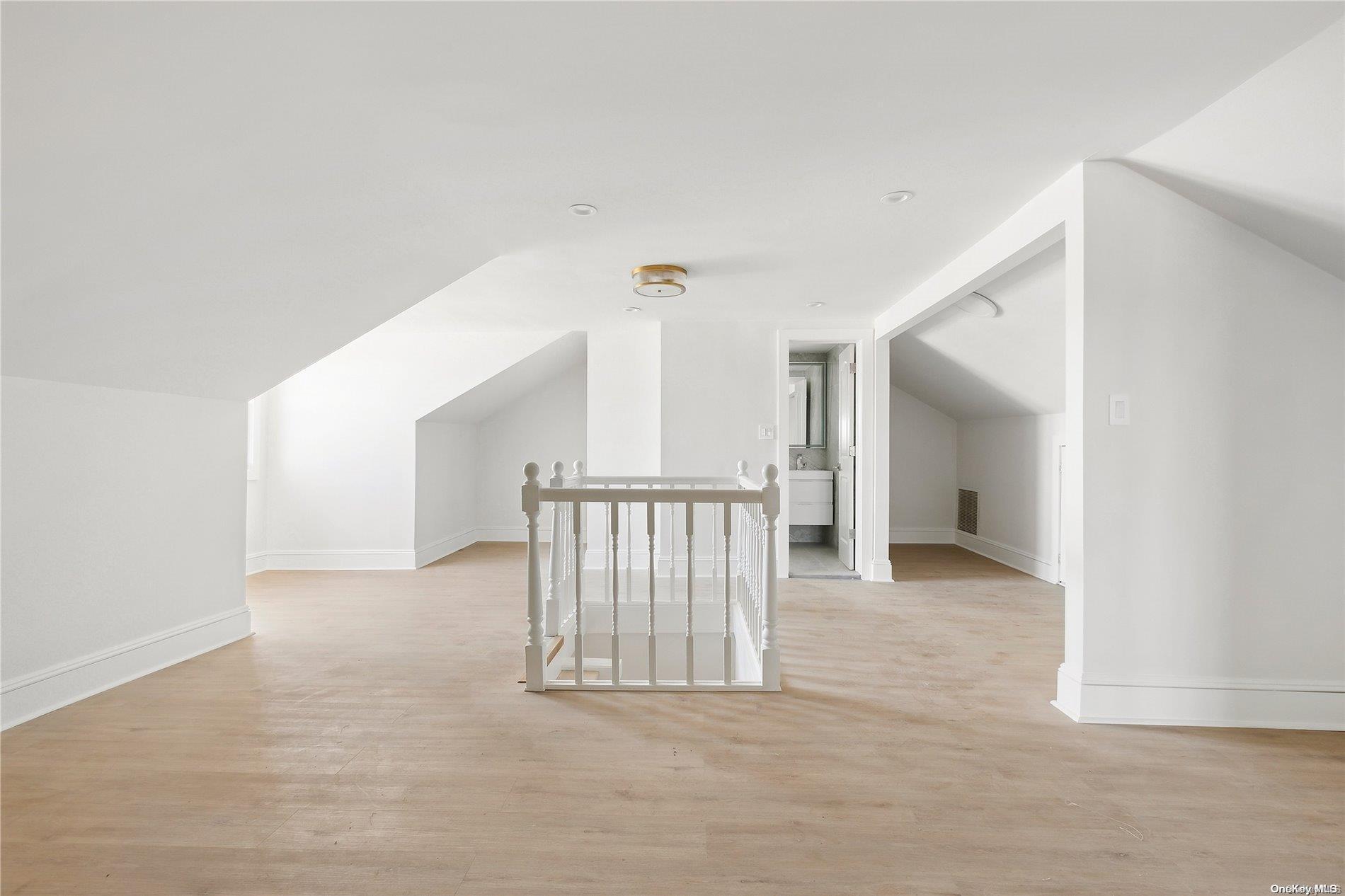 Single Family Beech  Nassau County, NY 11561, MLS-L3572239-24