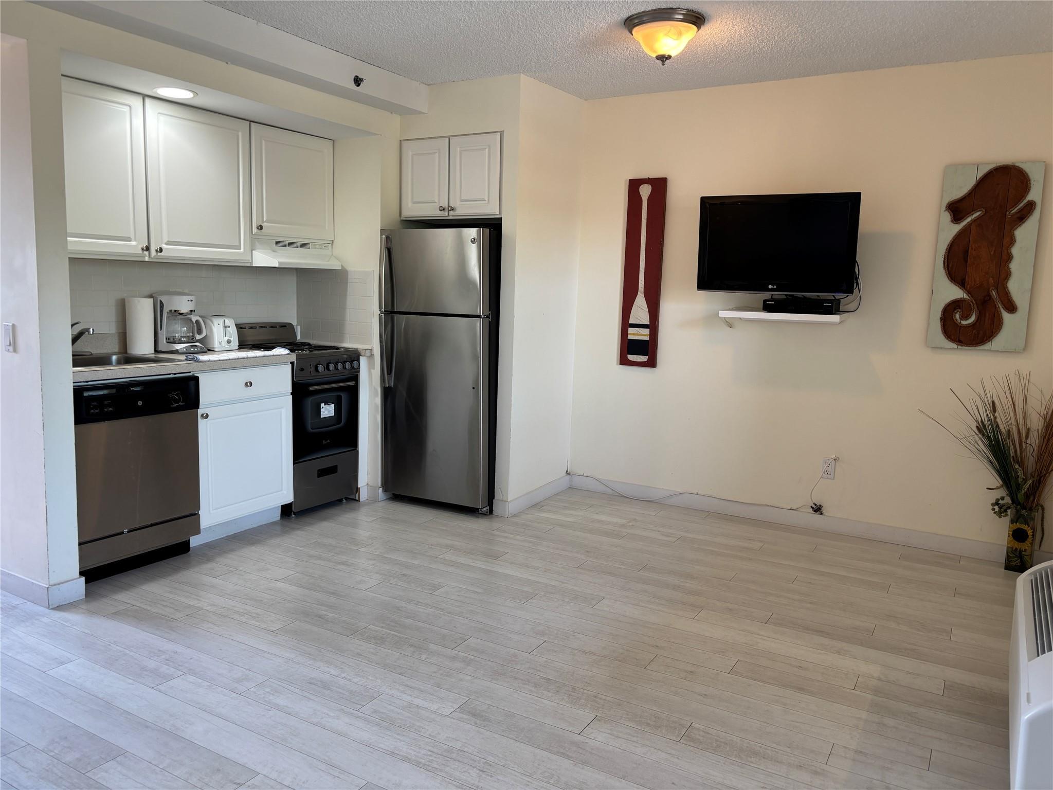 Coop Montauk  Suffolk County, NY 11930, MLS-L3572299-11