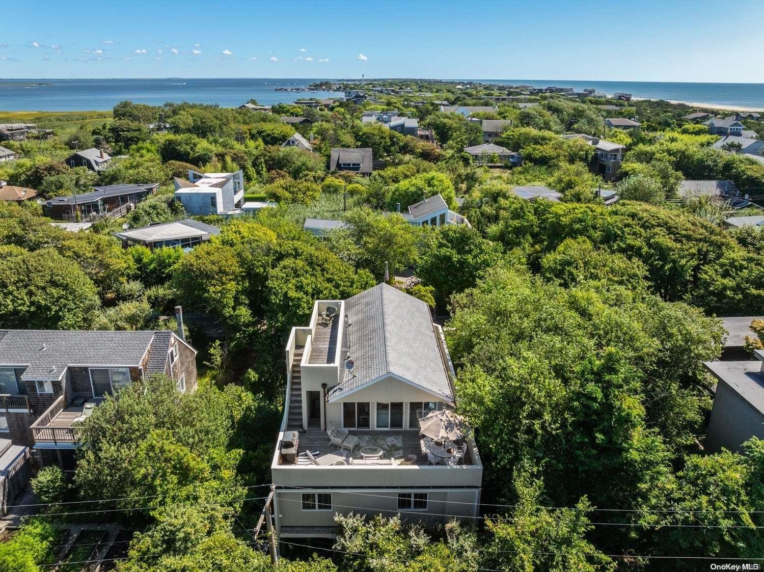 Single Family Broadway  Suffolk County, NY 11706, MLS-L3572618-2