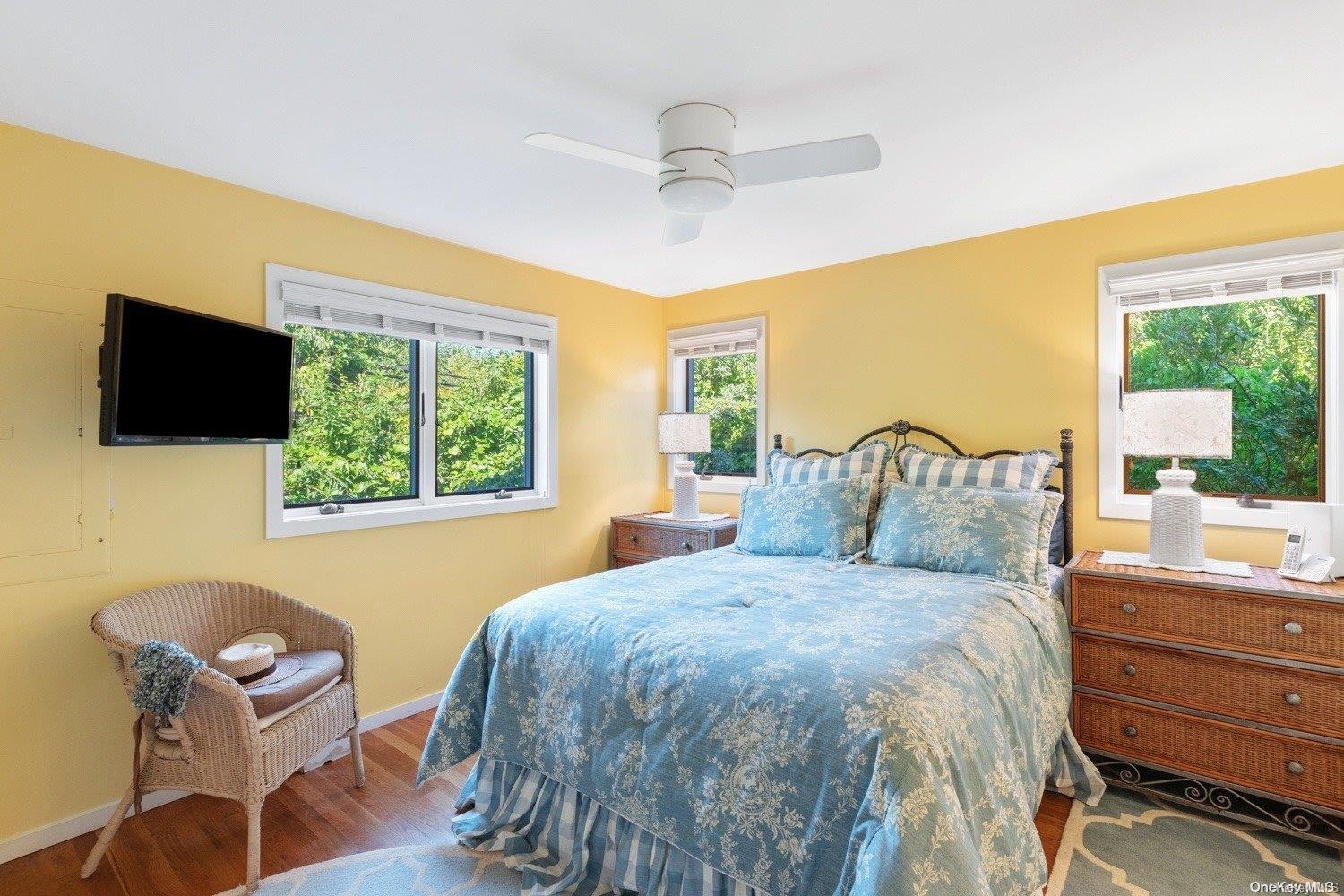 Single Family Broadway  Suffolk County, NY 11706, MLS-L3572618-3