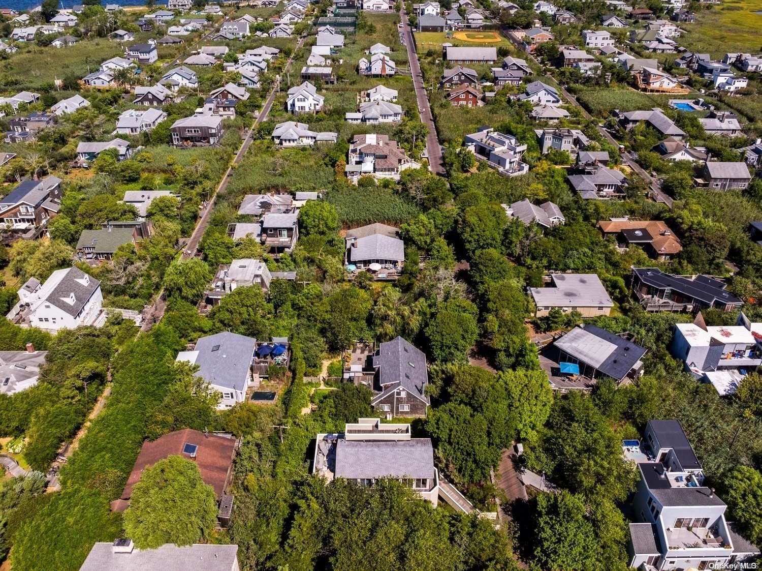 Single Family Broadway  Suffolk County, NY 11706, MLS-L3572618-34