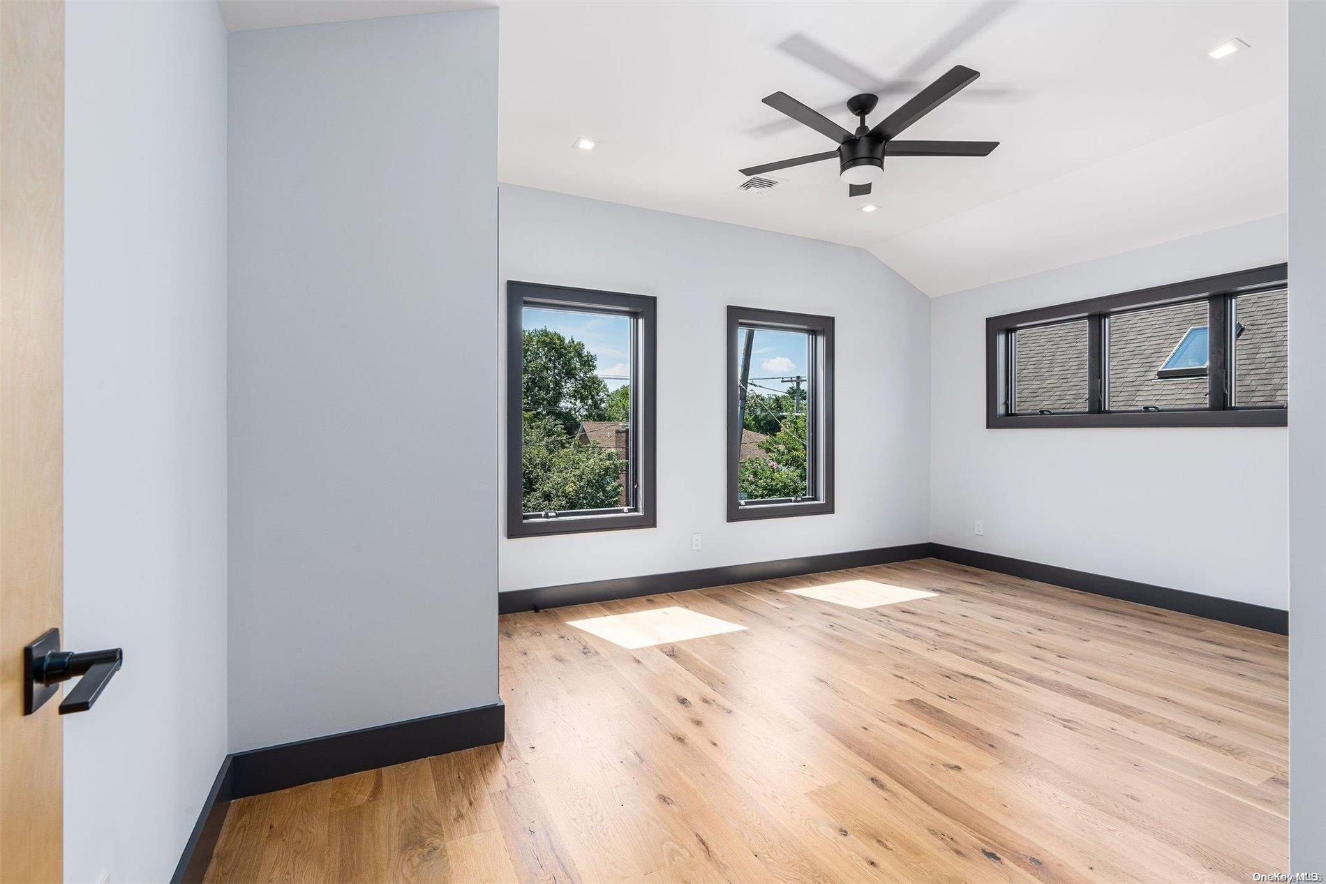 Single Family North  Suffolk County, NY 11944, MLS-L3572634-21