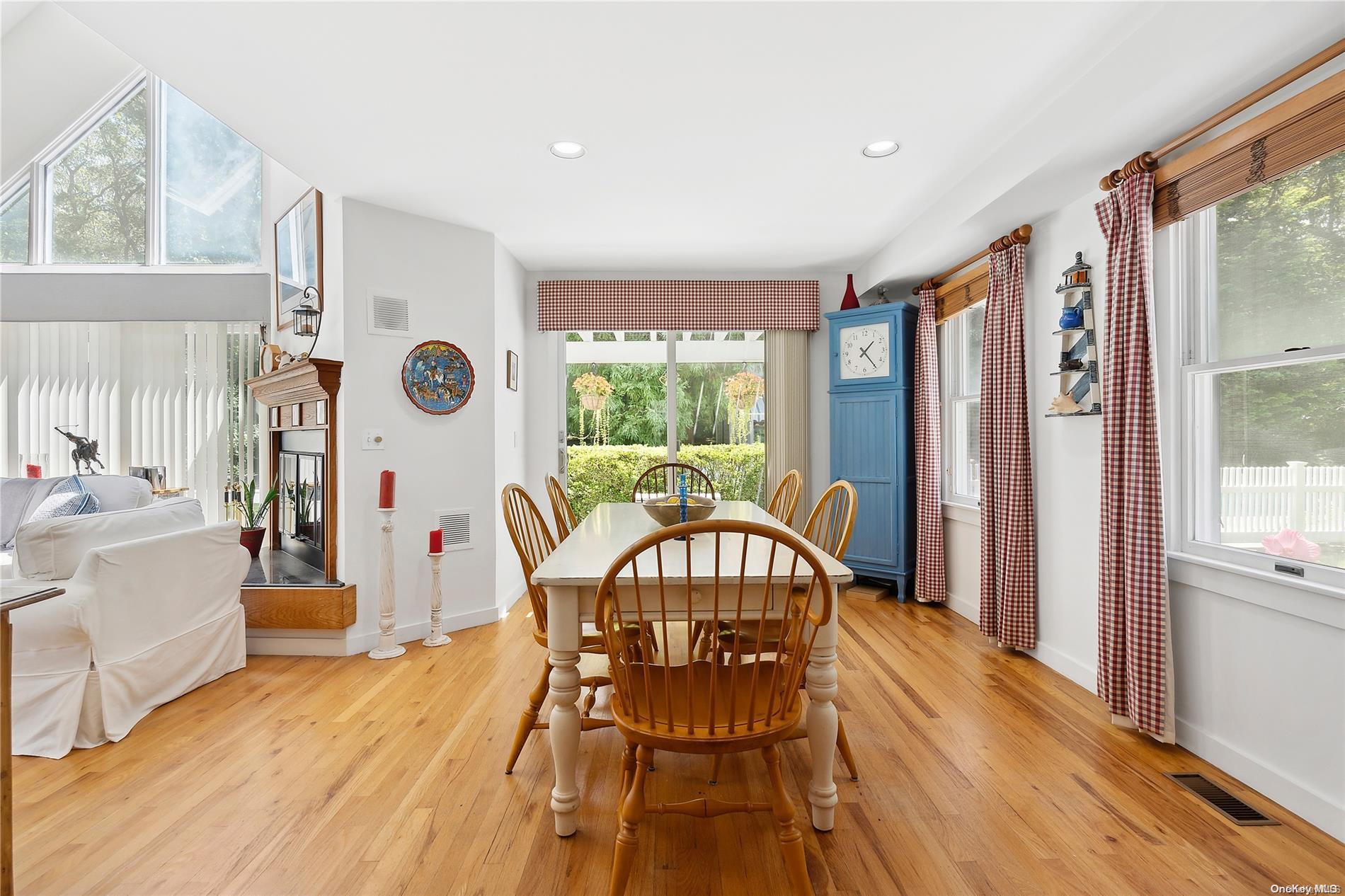 Single Family Seven Ponds Towd  Suffolk County, NY 11968, MLS-L3572705-8