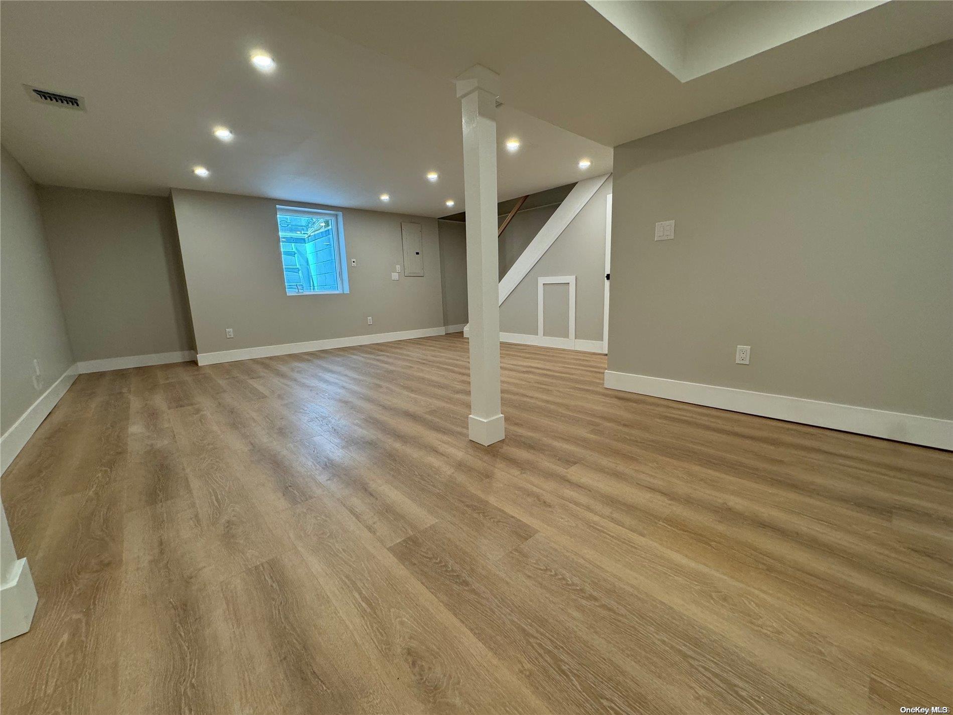 Single Family Gardiner  Suffolk County, NY 11937, MLS-L3572948-12