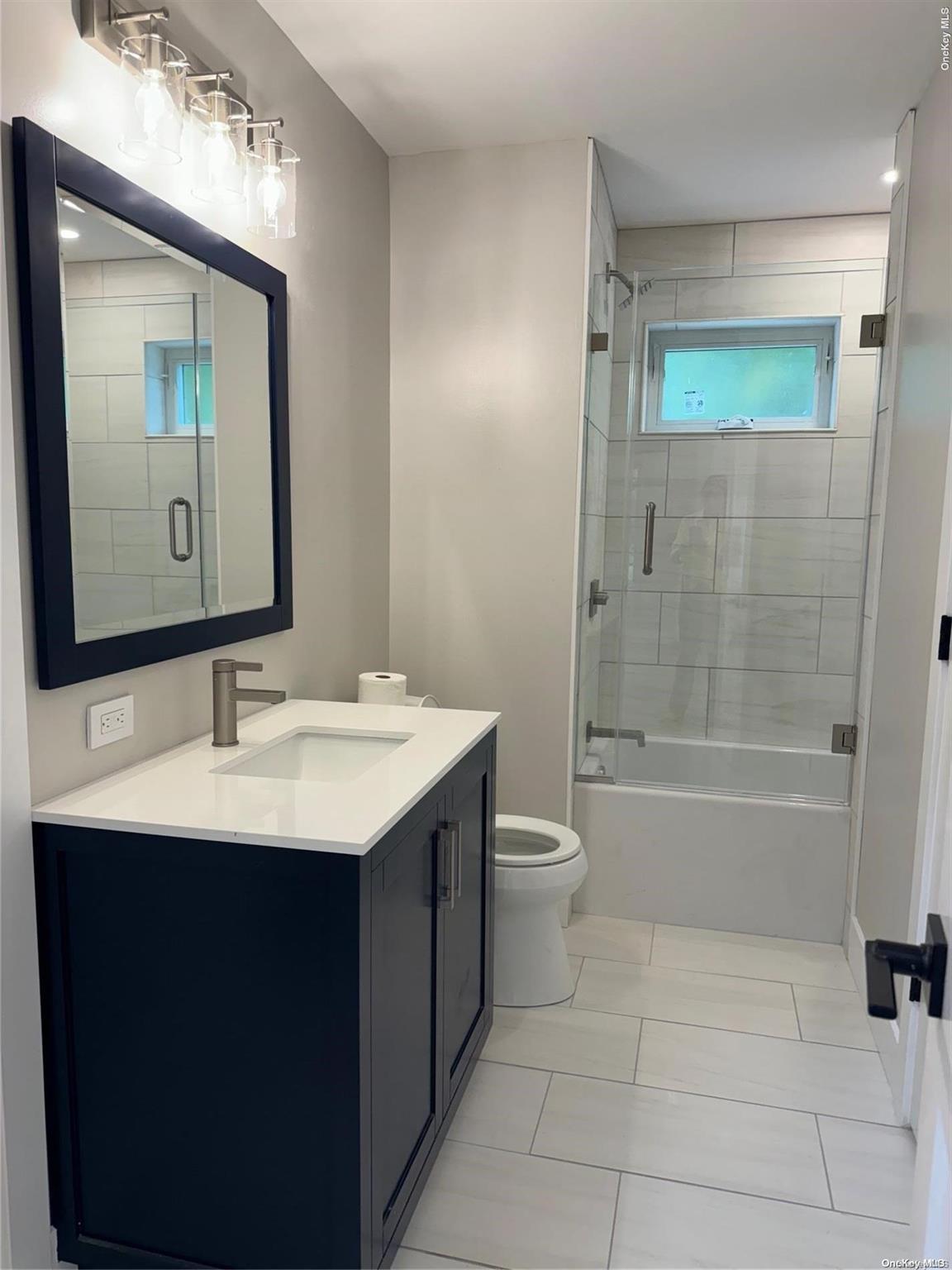 Single Family Gardiner  Suffolk County, NY 11937, MLS-L3572948-6