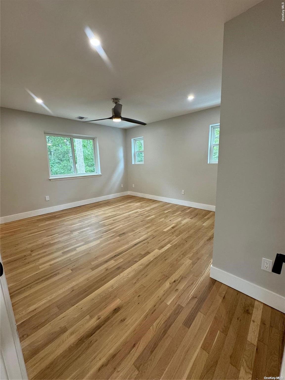 Single Family Gardiner  Suffolk County, NY 11937, MLS-L3572948-8