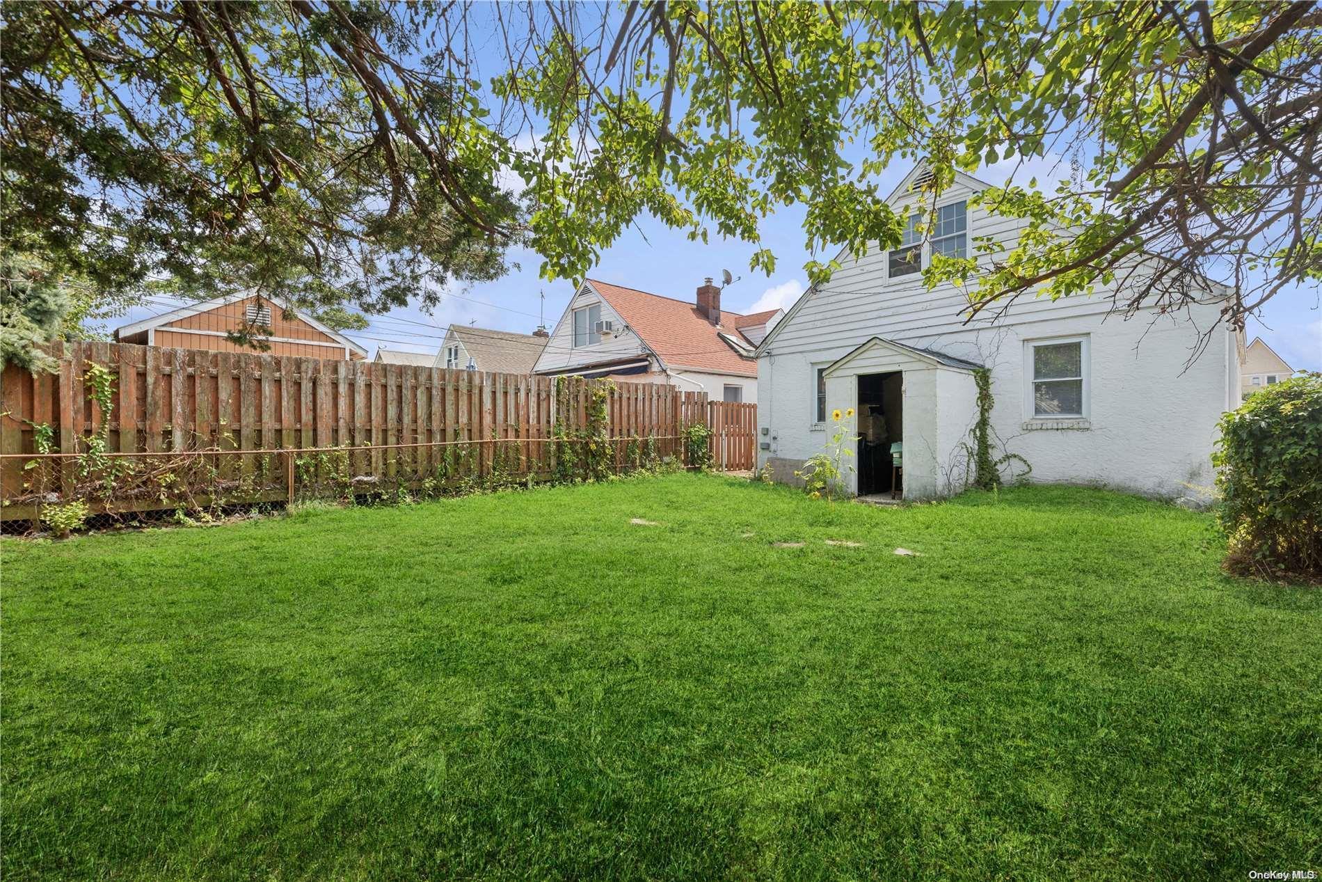 Single Family Market  Nassau County, NY 11561, MLS-L3573428-16