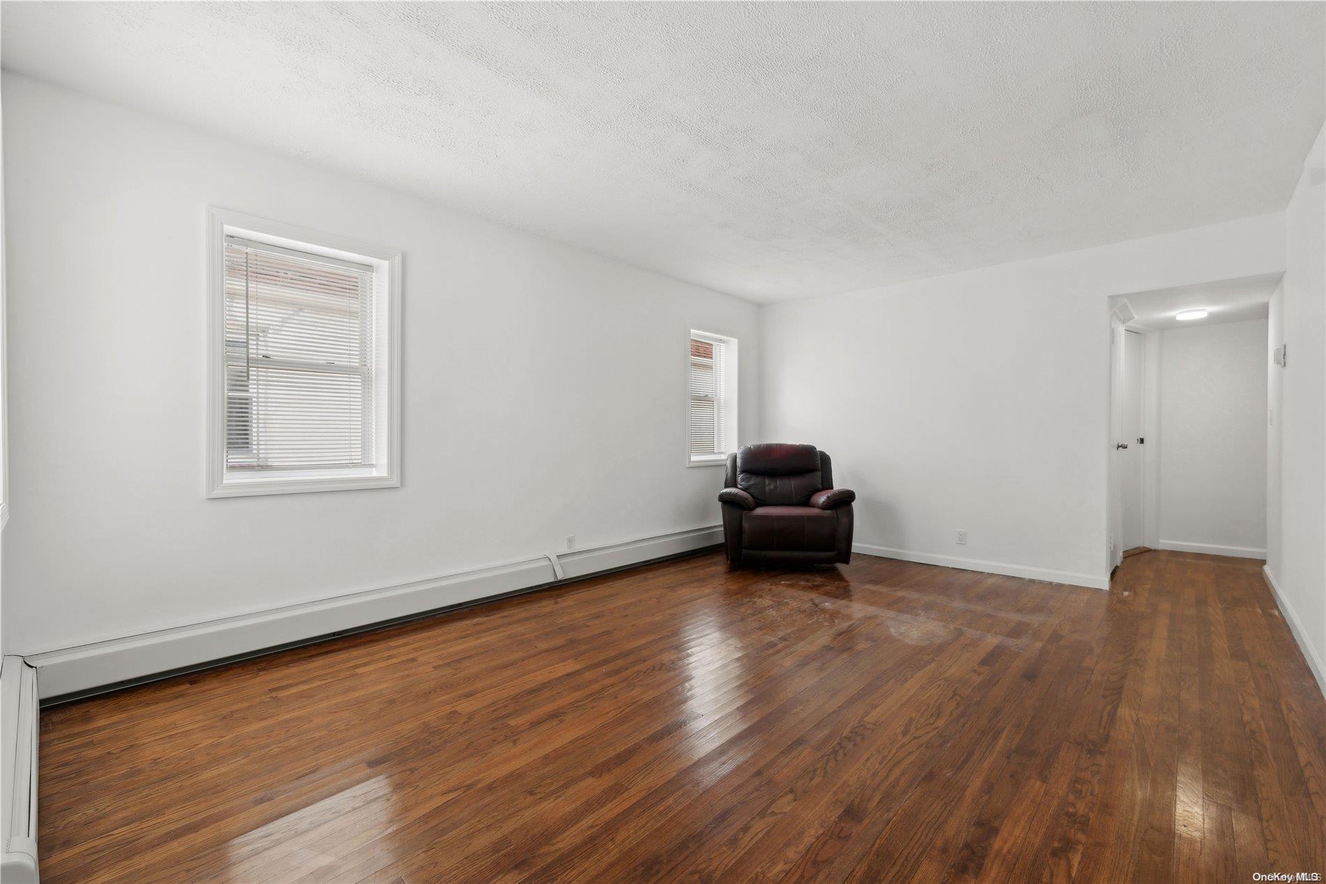 Single Family Market  Nassau County, NY 11561, MLS-L3573428-3