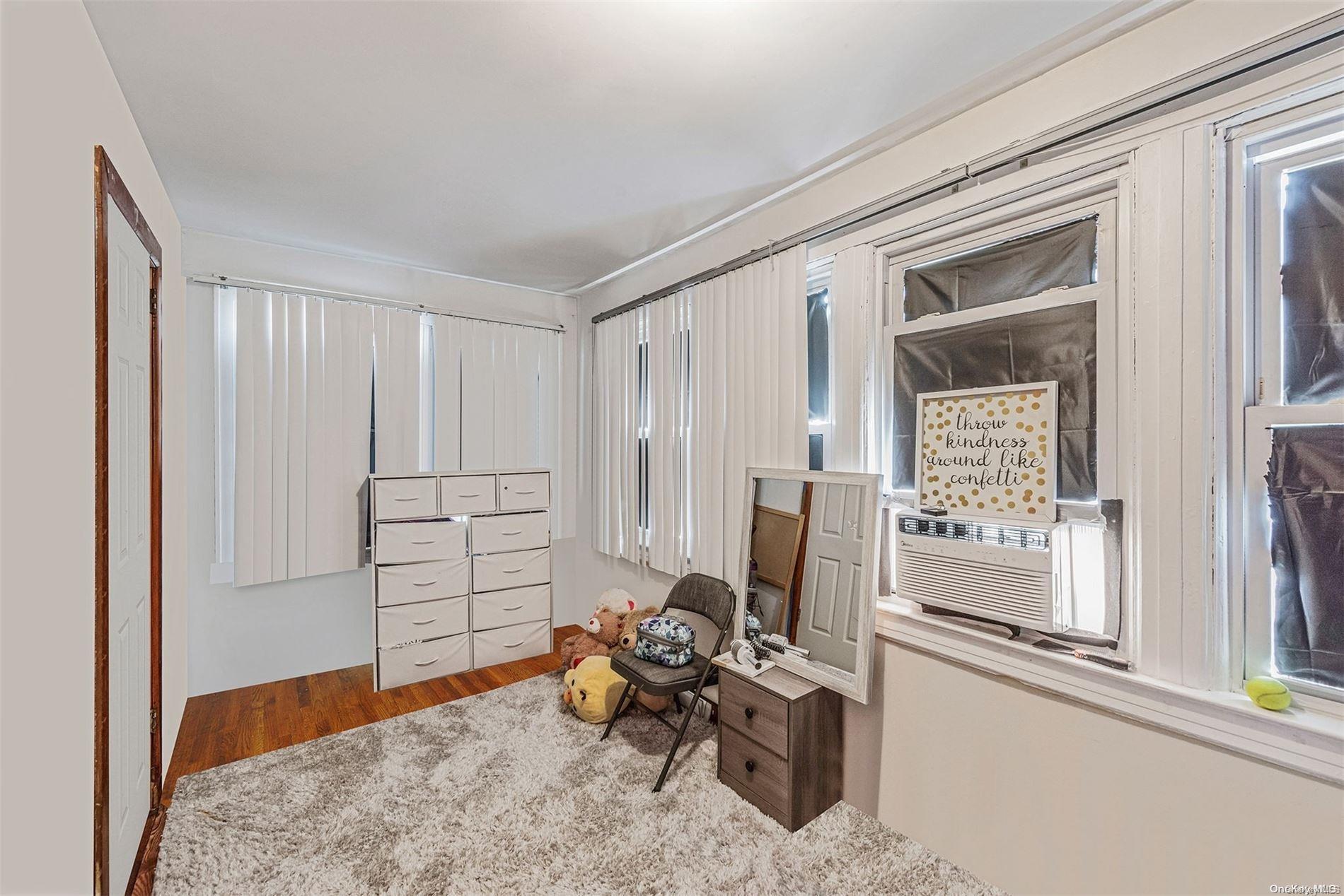 Single Family Roosevelt  Nassau County, NY 11581, MLS-L3573658-16