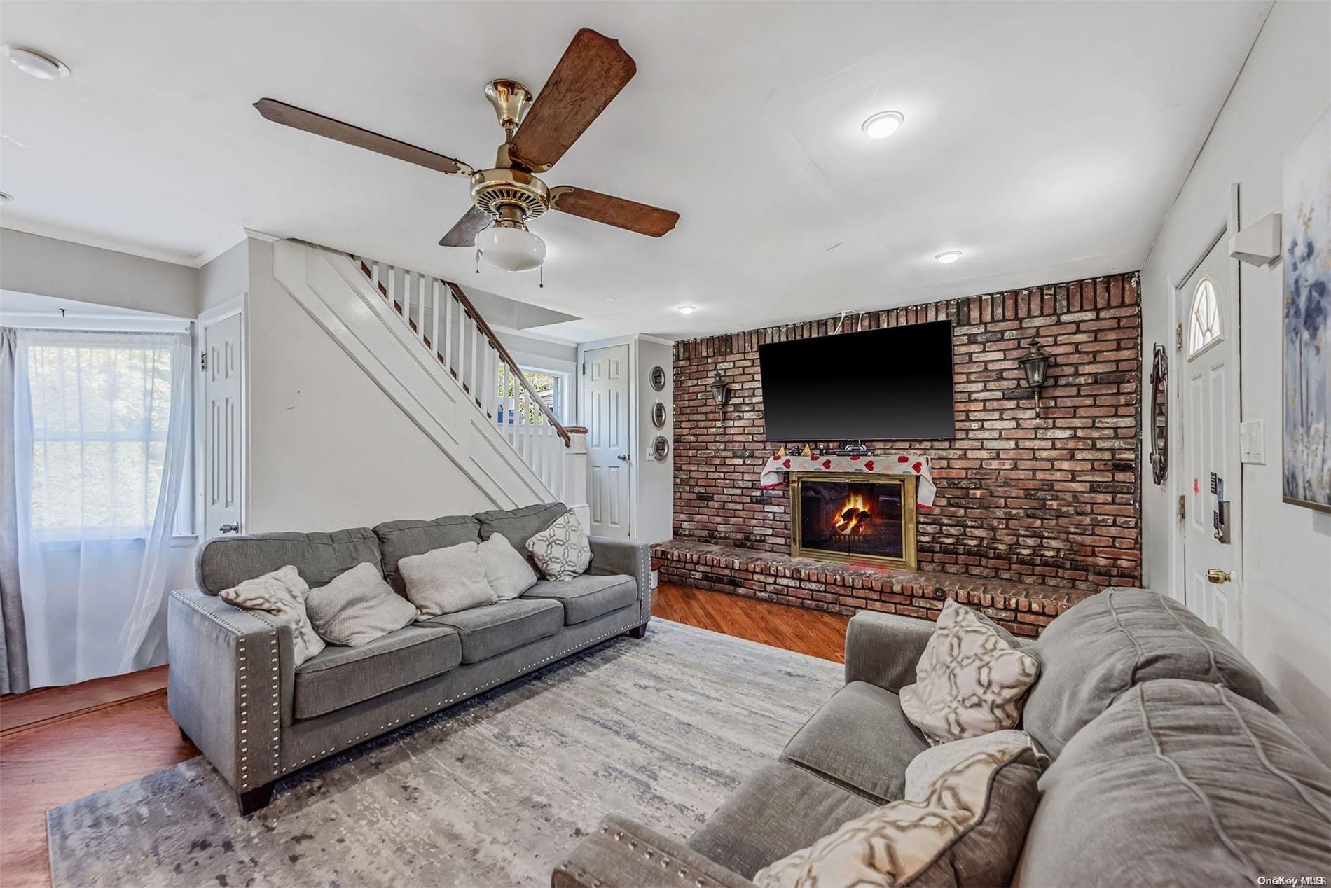 Single Family Roosevelt  Nassau County, NY 11581, MLS-L3573658-8