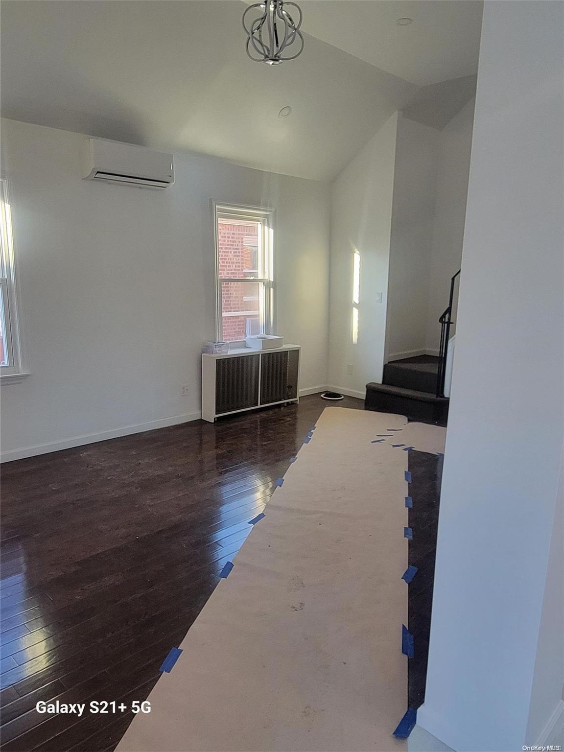 Single Family 224th  Queens, NY 11413, MLS-L3573785-3
