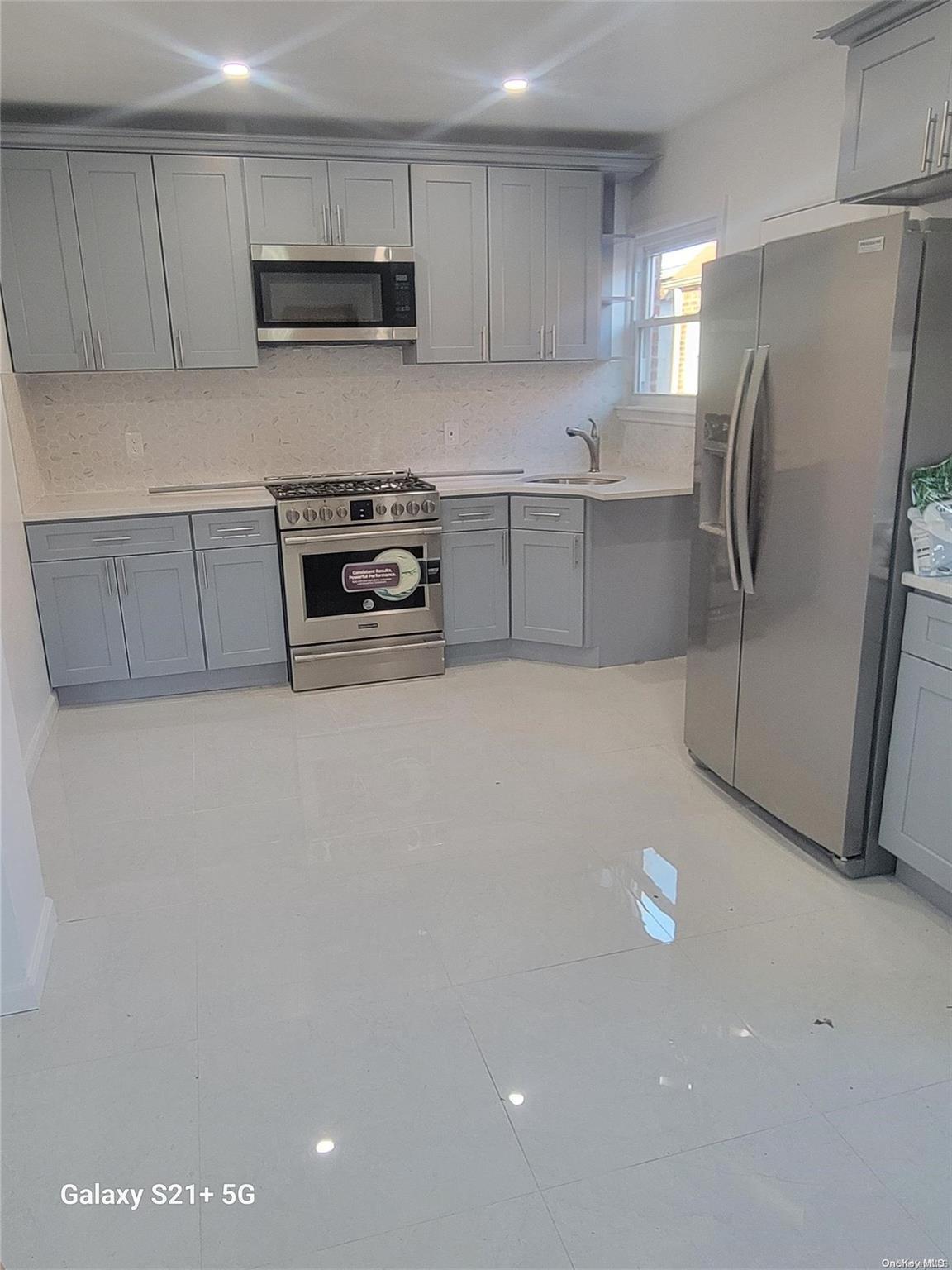 Single Family 224th  Queens, NY 11413, MLS-L3573785-4