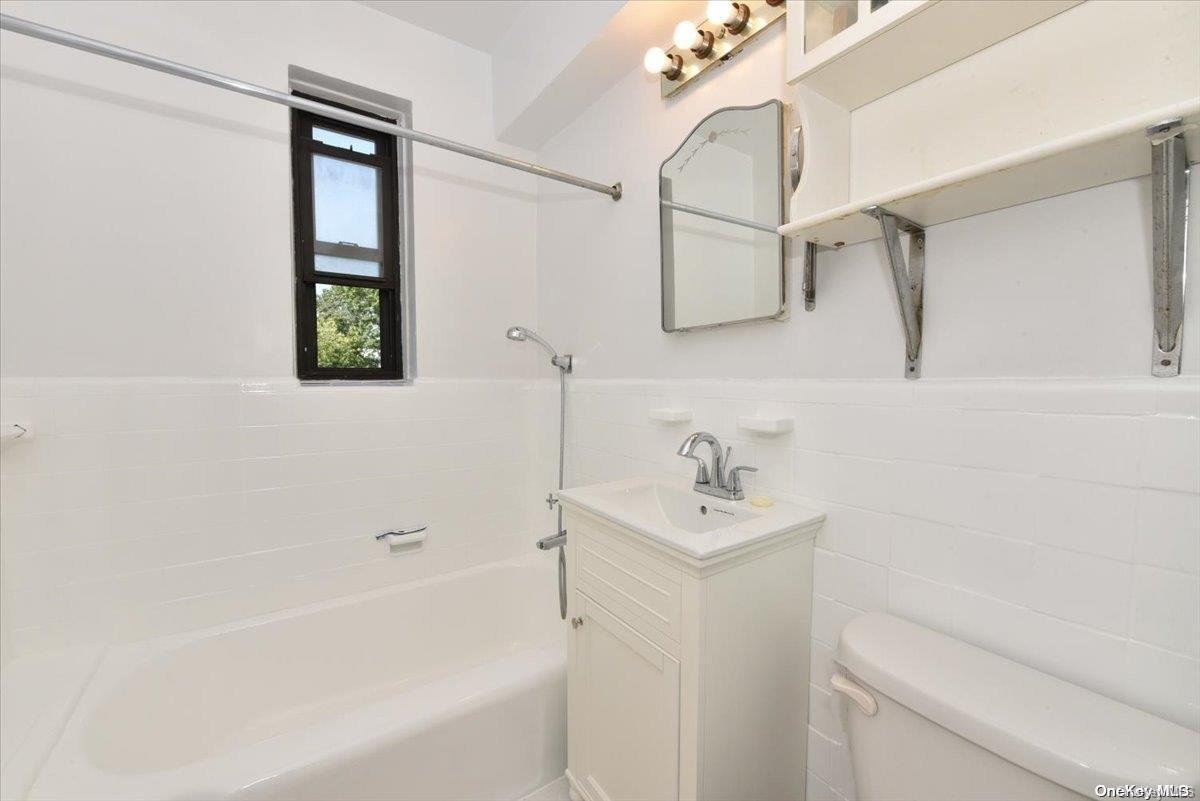 Coop Hoover  Queens, NY 11435, MLS-L3573905-16
