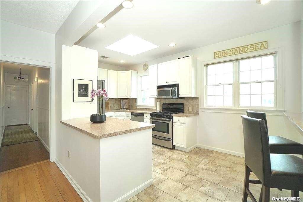 Single Family Roosevelt  Nassau County, NY 11561, MLS-L3574202-6