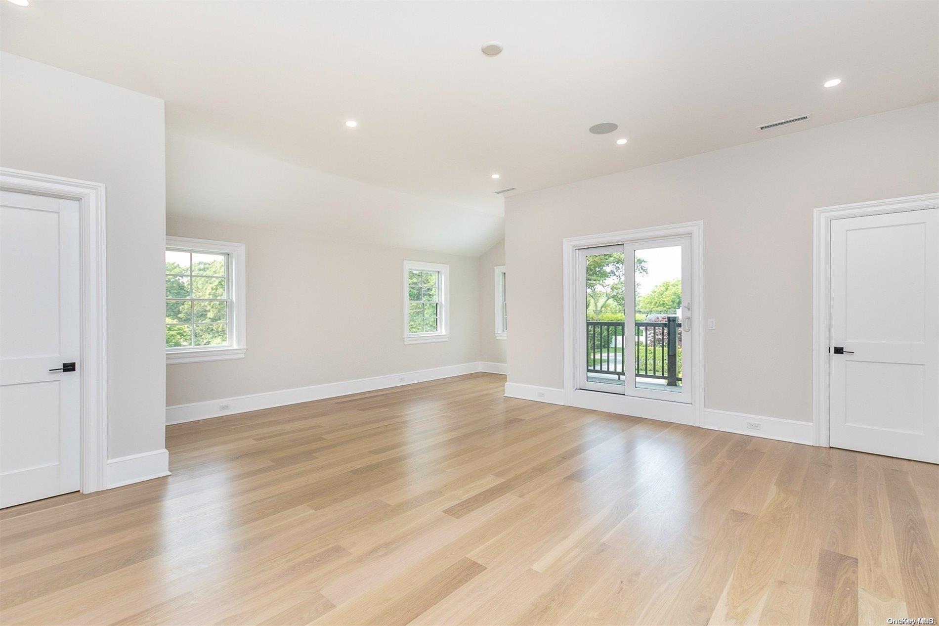 Single Family Peters  Suffolk County, NY 11978, MLS-L3574395-18