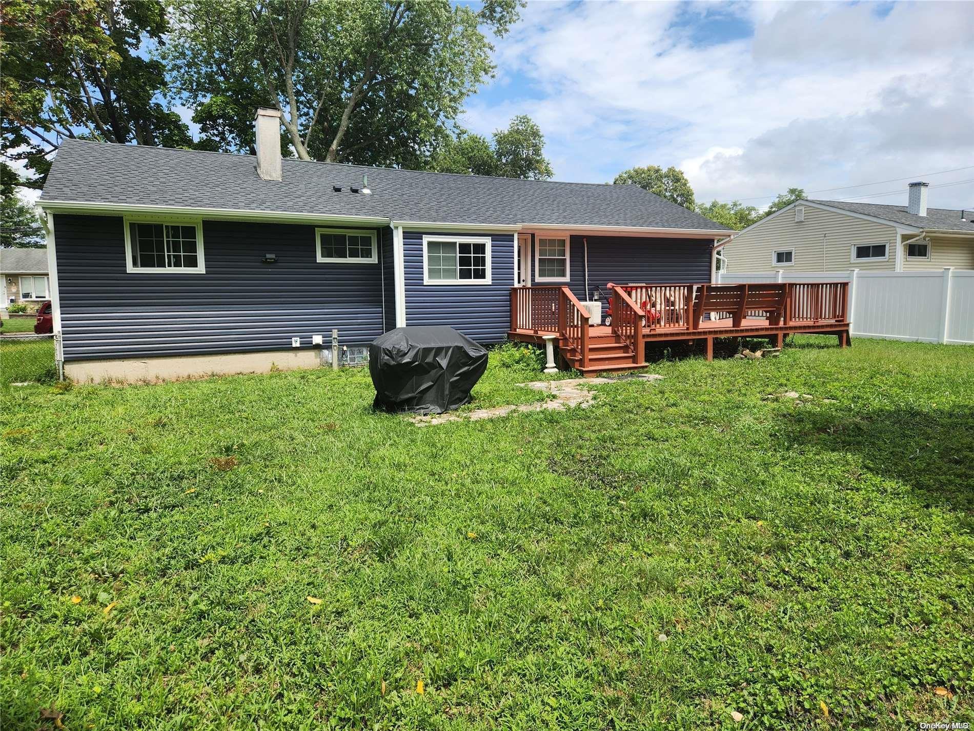 Single Family Codman  Suffolk County, NY 11717, MLS-L3574854-16