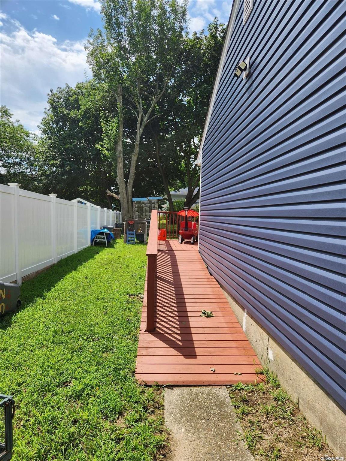 Single Family Codman  Suffolk County, NY 11717, MLS-L3574854-20