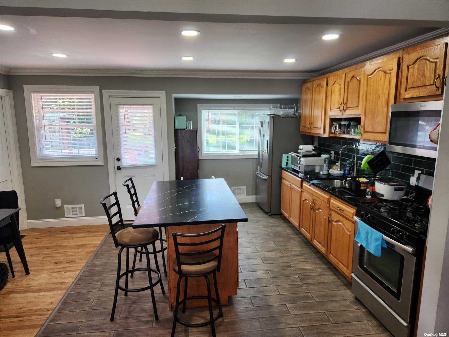 Single Family Codman  Suffolk County, NY 11717, MLS-L3574854-4