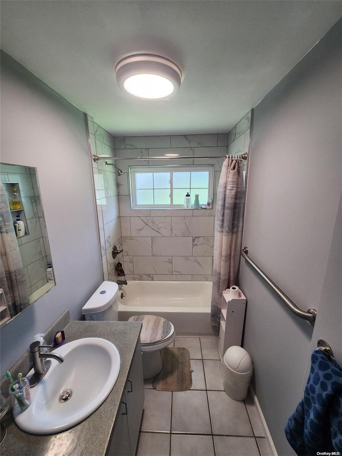 Single Family Codman  Suffolk County, NY 11717, MLS-L3574854-6