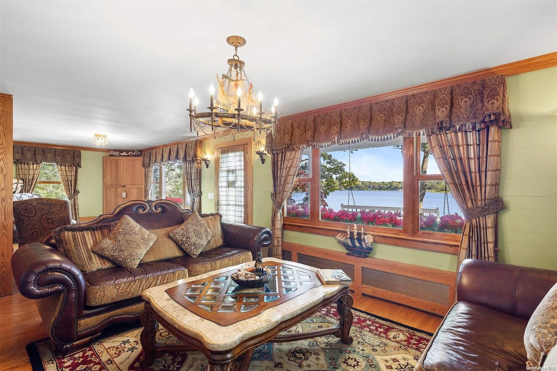Single Family Redwood  Suffolk County, NY 11963, MLS-L3575173-11