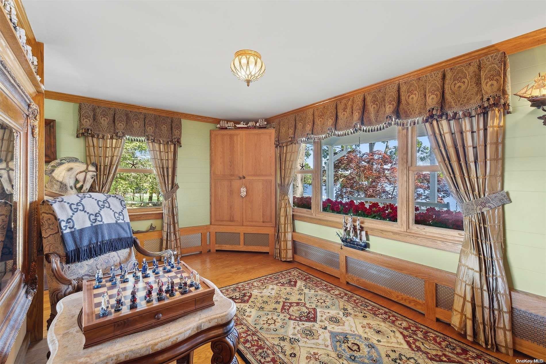 Single Family Redwood  Suffolk County, NY 11963, MLS-L3575173-13