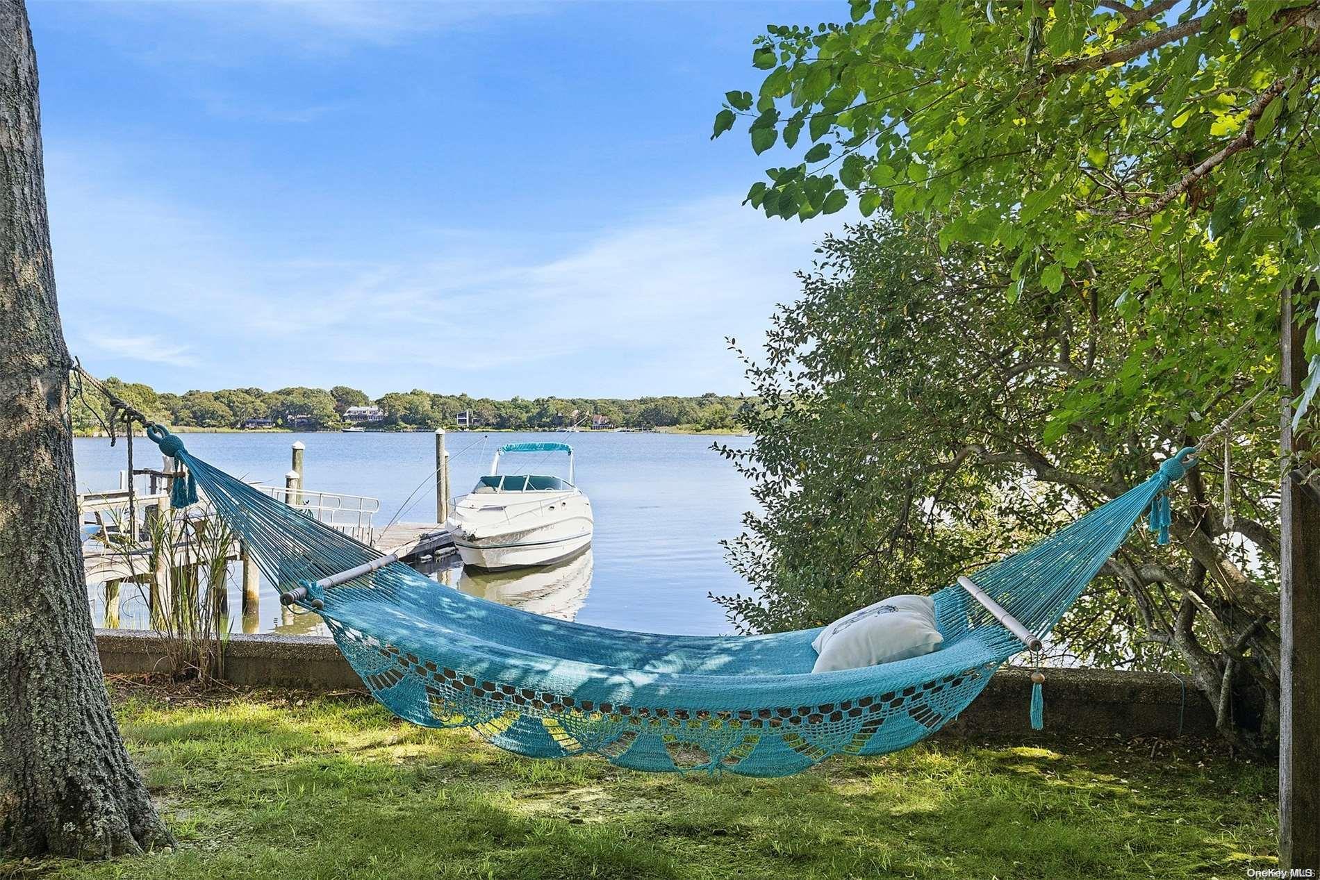 Single Family Redwood  Suffolk County, NY 11963, MLS-L3575173-26