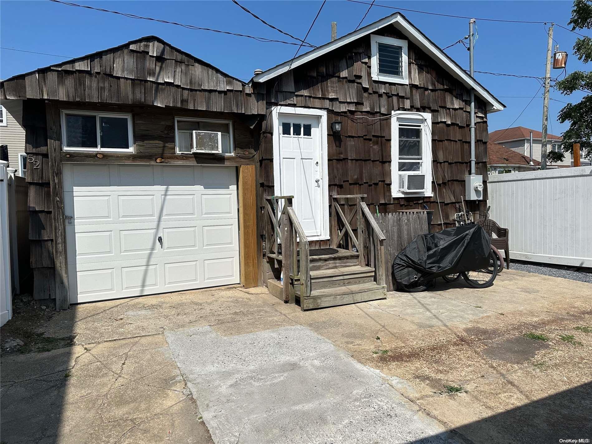 Single Family Warwick  Nassau County, NY 11558, MLS-L3575175-15