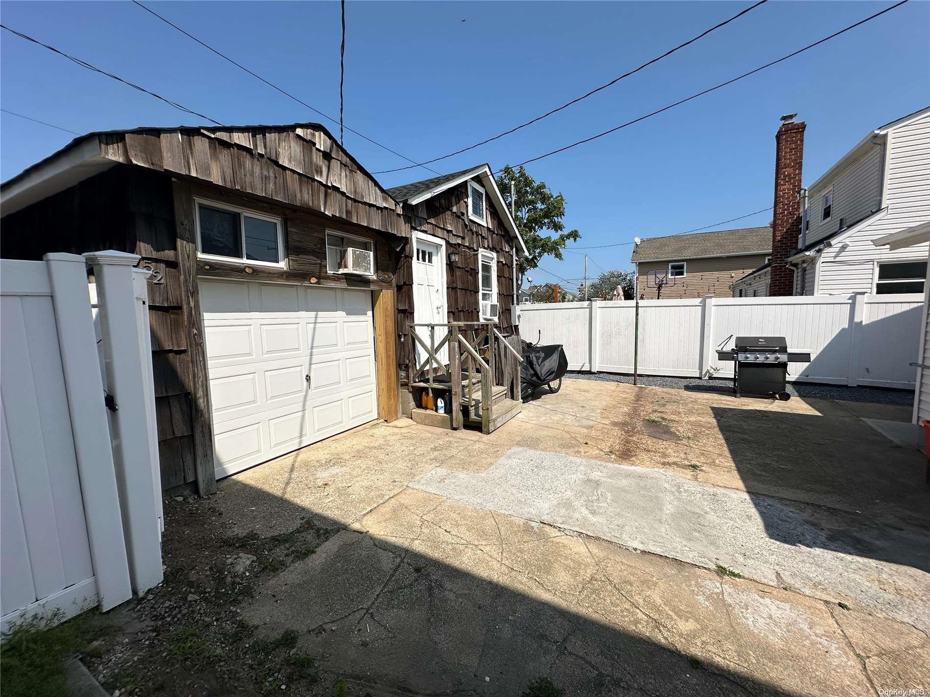 Single Family Warwick  Nassau County, NY 11558, MLS-L3575175-16