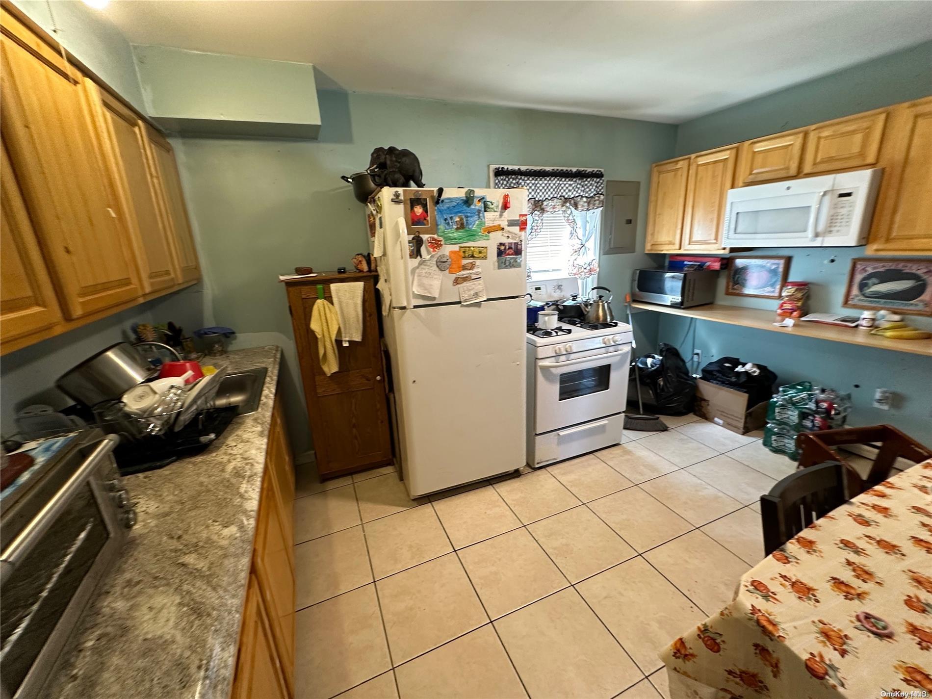 Single Family Warwick  Nassau County, NY 11558, MLS-L3575175-8