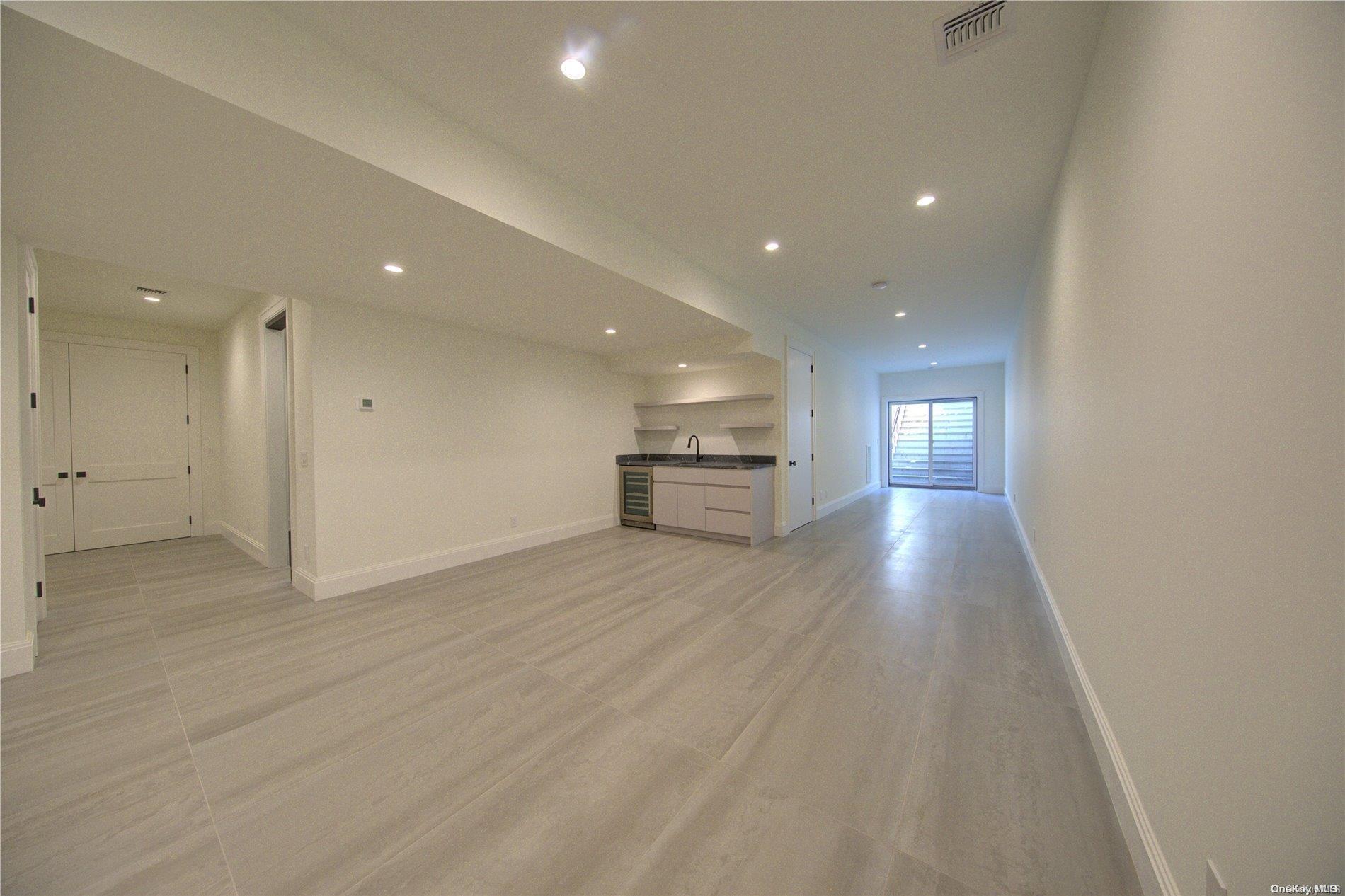 Single Family Newtown  Suffolk County, NY 11937, MLS-L3575395-26